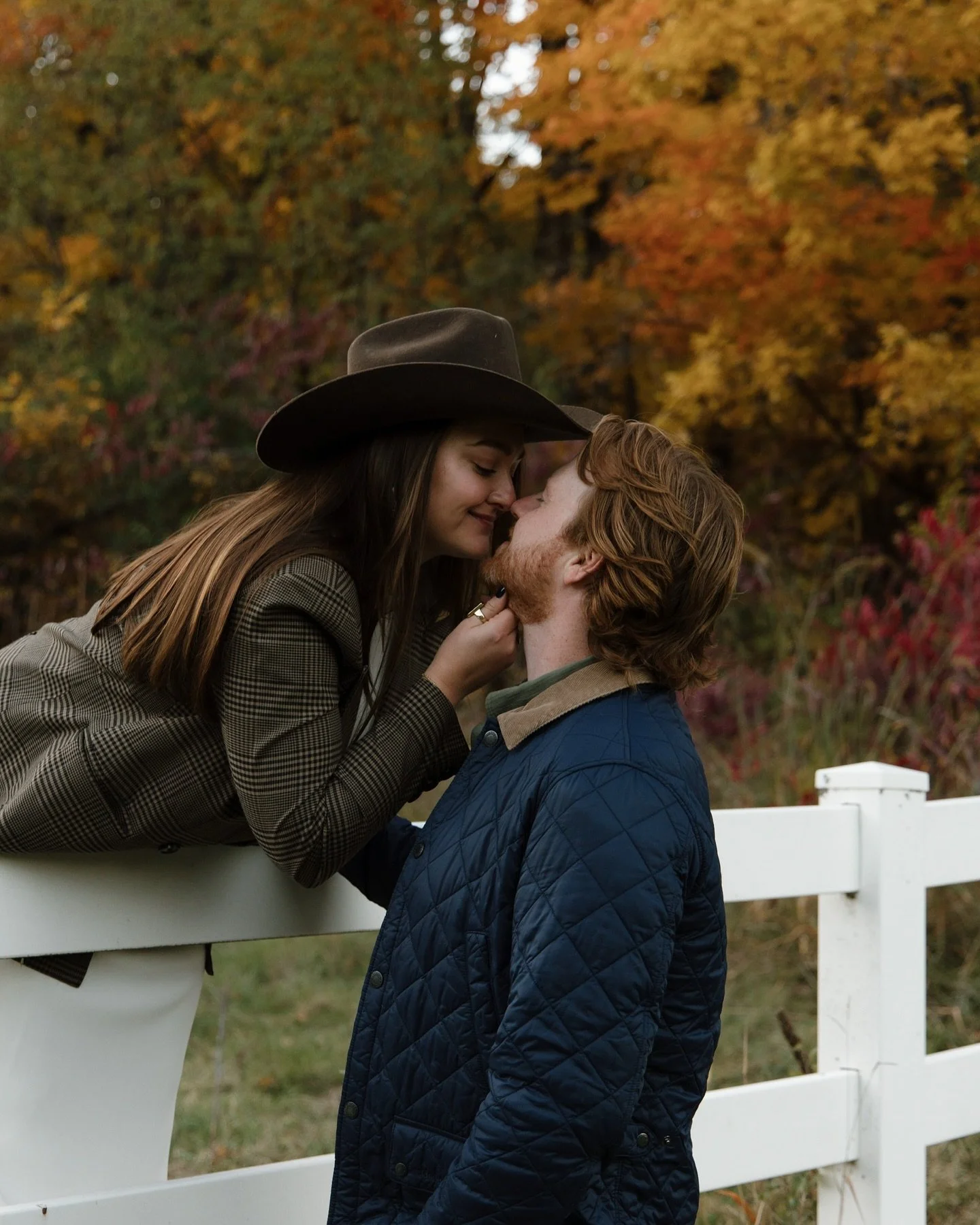 Warm hearts, crisp air, and country love with Maggie & Luke ❤️
#engagement #couplesphotography #engagementsession #westerninspo #minnesotaphotographer #weddingphotography #weddingphotographer