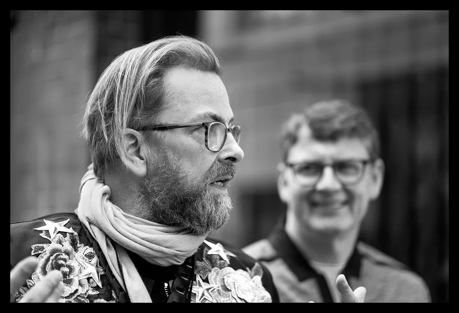 Thorsten explaining the Finer Points - Leica SL