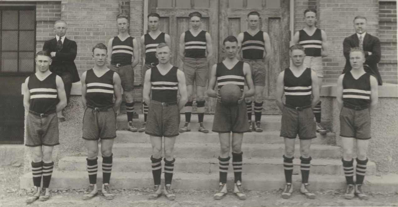 Front Row (Left to Right): Pie Storrs, Orval Vance, Ross Nielson, Grant Ingersoll, Reed Steward, Frank Anderson Back Row: Leo Nelson, Jim Shelley, Owen Lynch, Clyde Bink, Lige Chipman, Newel Hoffiens, Hap Holmstead