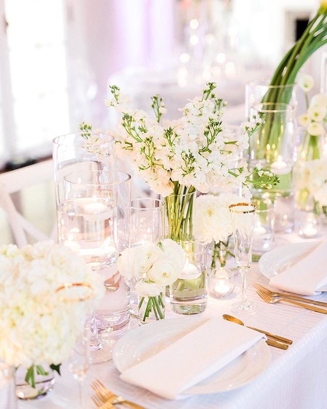 📸 by @kevyndixonphoto &bull; The sun is back out and that makes my heart happy 🖤 This all white look for @separkmansion #SeparkEnBlanc also makes my heart happy. #CharlotteFeteWeddings
&bull;
&bull;
VENDORS
Venue @separkmansion 
Event Design @charl