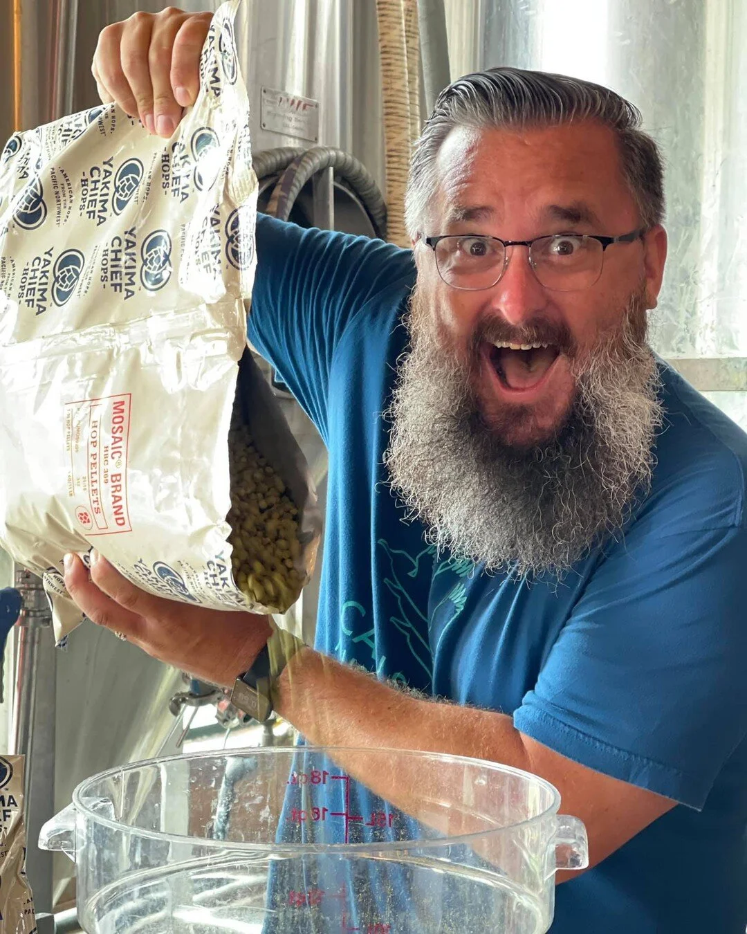 Mike Aubuchon, head brewer at Pizza Port Carlsbad @pizzaportcarlsbad, brewed our festival beer this week and Father Doran from St. Michael's by-the-Sea stopped in to lend a hand! This delicious beer is just one more reason to attend this year's Festival, running August 27 - 29. We have just a few three-day passes remaining for the low price of $39. Link to purchase at the link in our bio.