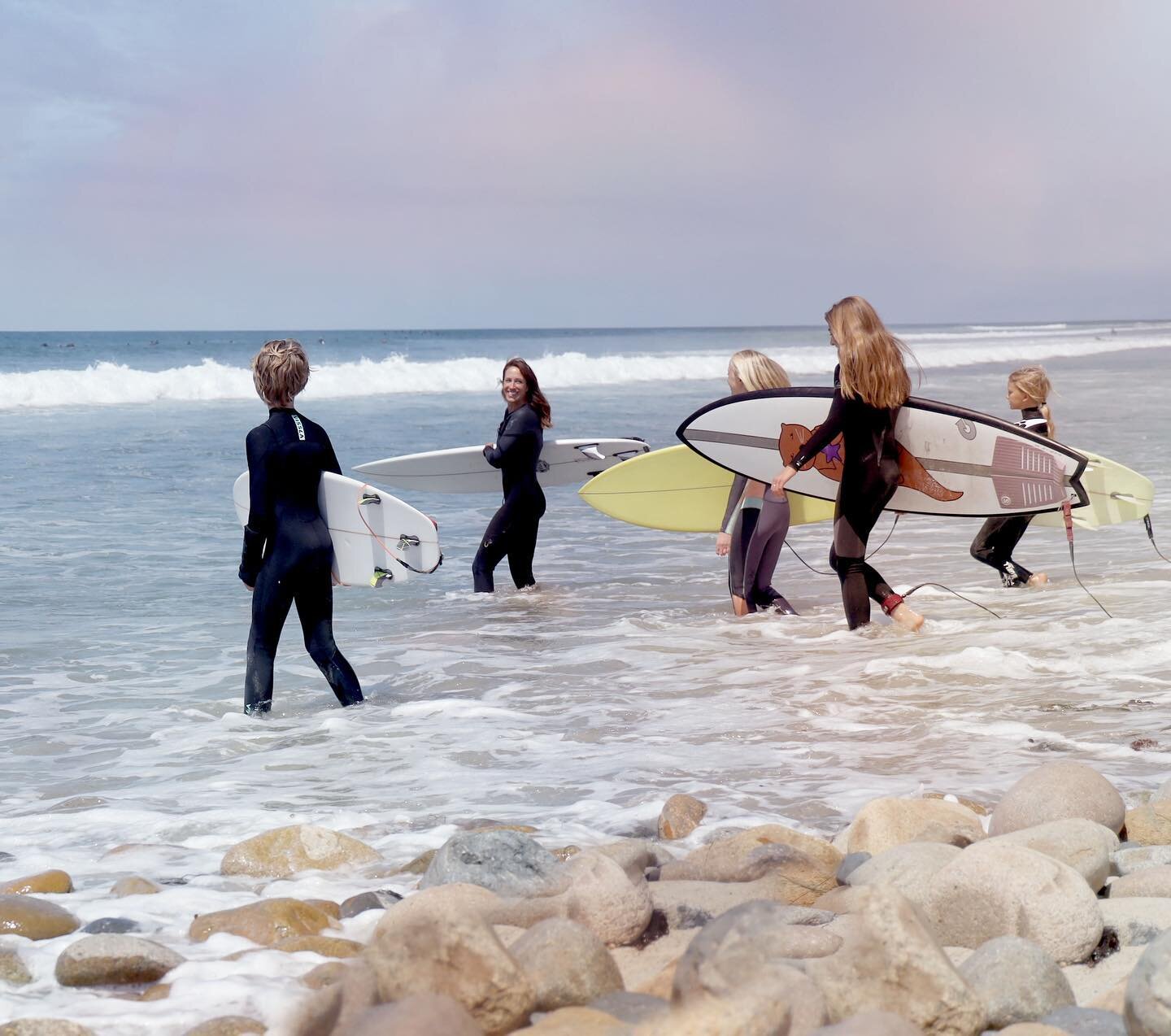 The back to school grind isn&rsquo;t looking so bad 😉. Fall surf coaching PE is back in session starting September 💦 📸 @smills1  #localssummerstartsnow 
.
.
.
.
.
#surfpe #backtoschool #surfscience  #surfcoaching #excelacademy #ilead #cabrillopoin