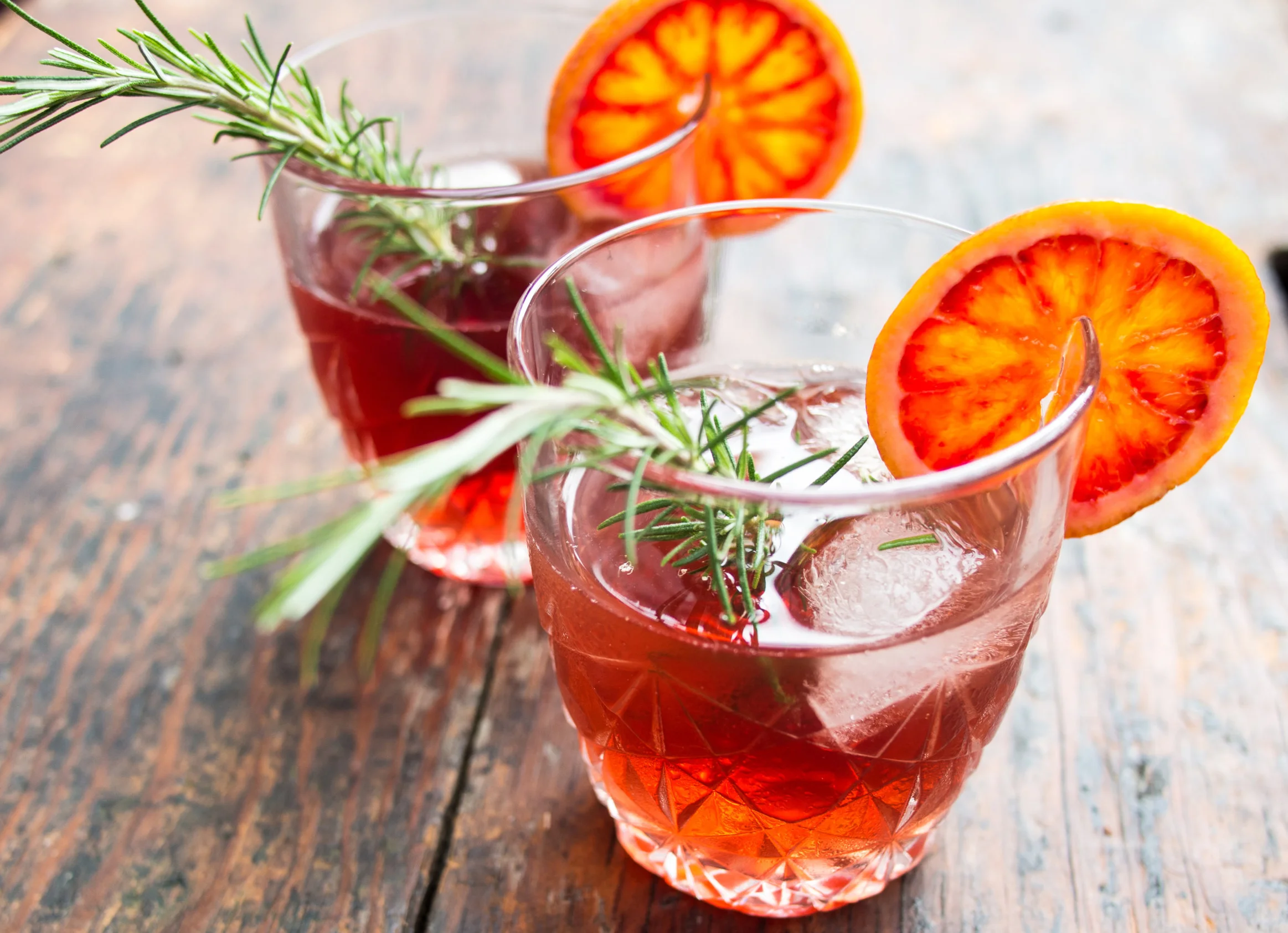 bloody oranje vermouth spritzer