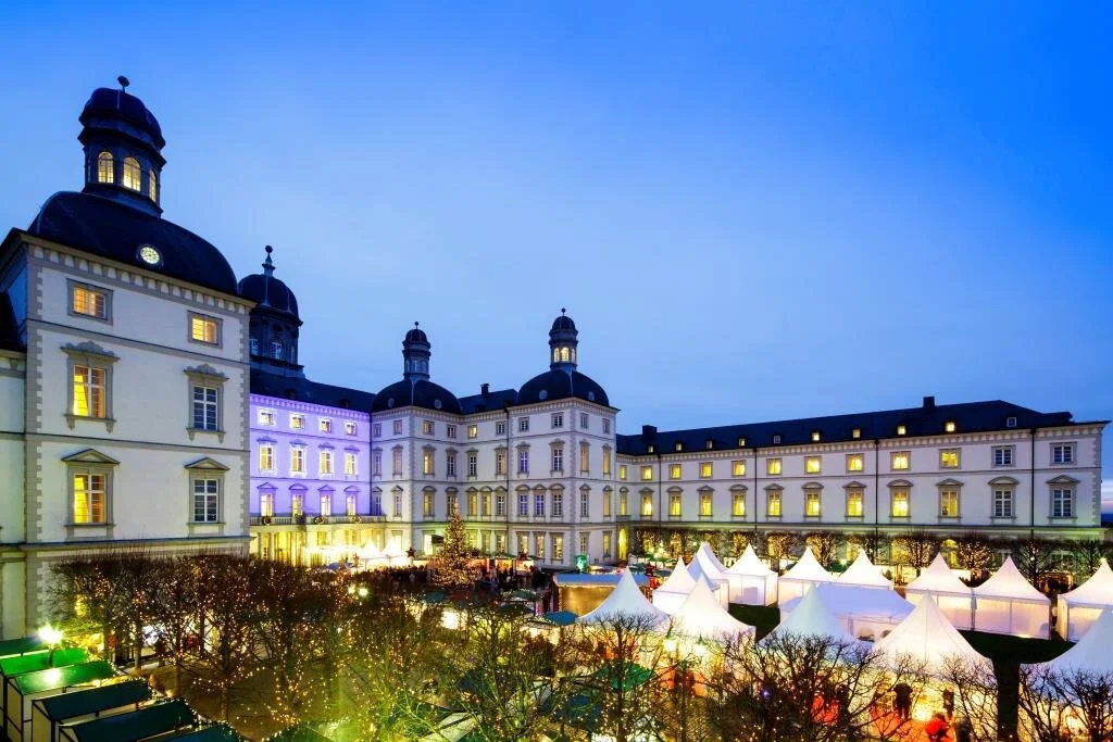 Gewinnspiel -    Die Oma geht zum Grandhotel- Ihr auch?