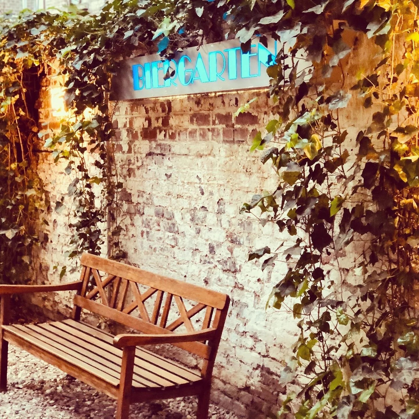 Biergarten im OFF Broadway oder die Oma macht Picknick