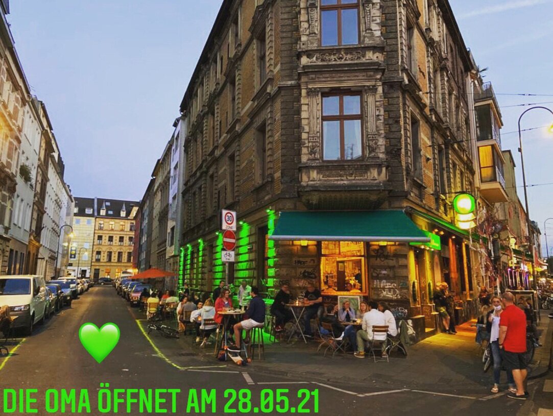 Die Oma öffnet ❤️