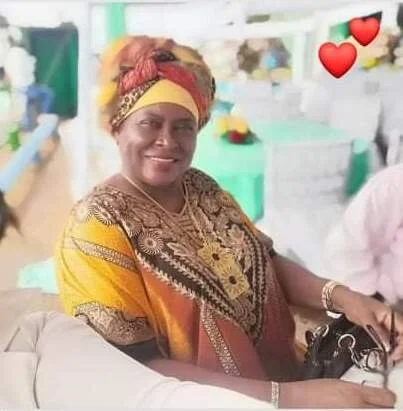 "La educación es primordial en todos los procesos de identidad"