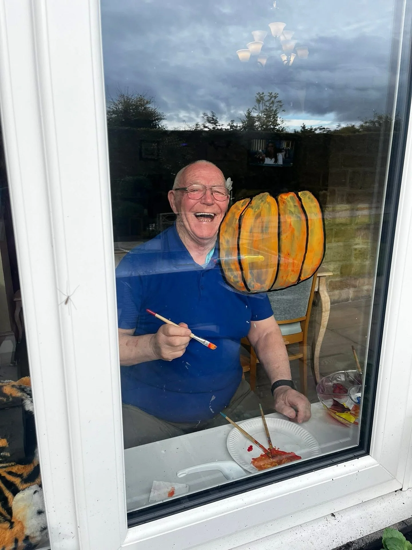 What a spook-tacular week at Wellburn Care!👻

Bob got his paintbrush out to create a magnificent mural across Eighton Lodge&rsquo;s windows - what a stroke of genius!🎨👨&zwj;🎨

Over at St George&rsquo;s, everyone enjoyed a trip to @potters_world_z