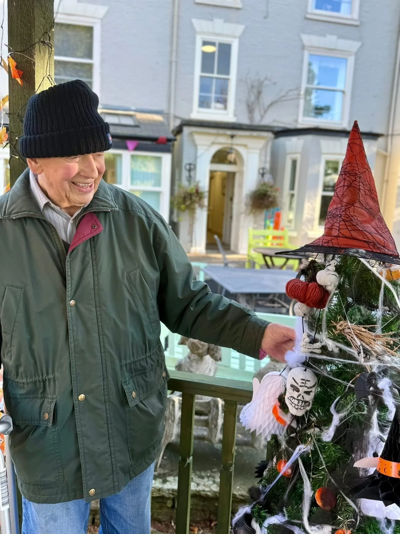 A wonderful week at Wellburn Scare Homes!👻
Riverhead Hall had residents and staff getting into the spooky spirit, decorating the home for Halloween!🕸️
Rosevale ventured out to the garden centre to see the eerie Halloween displays and enjoy a tast