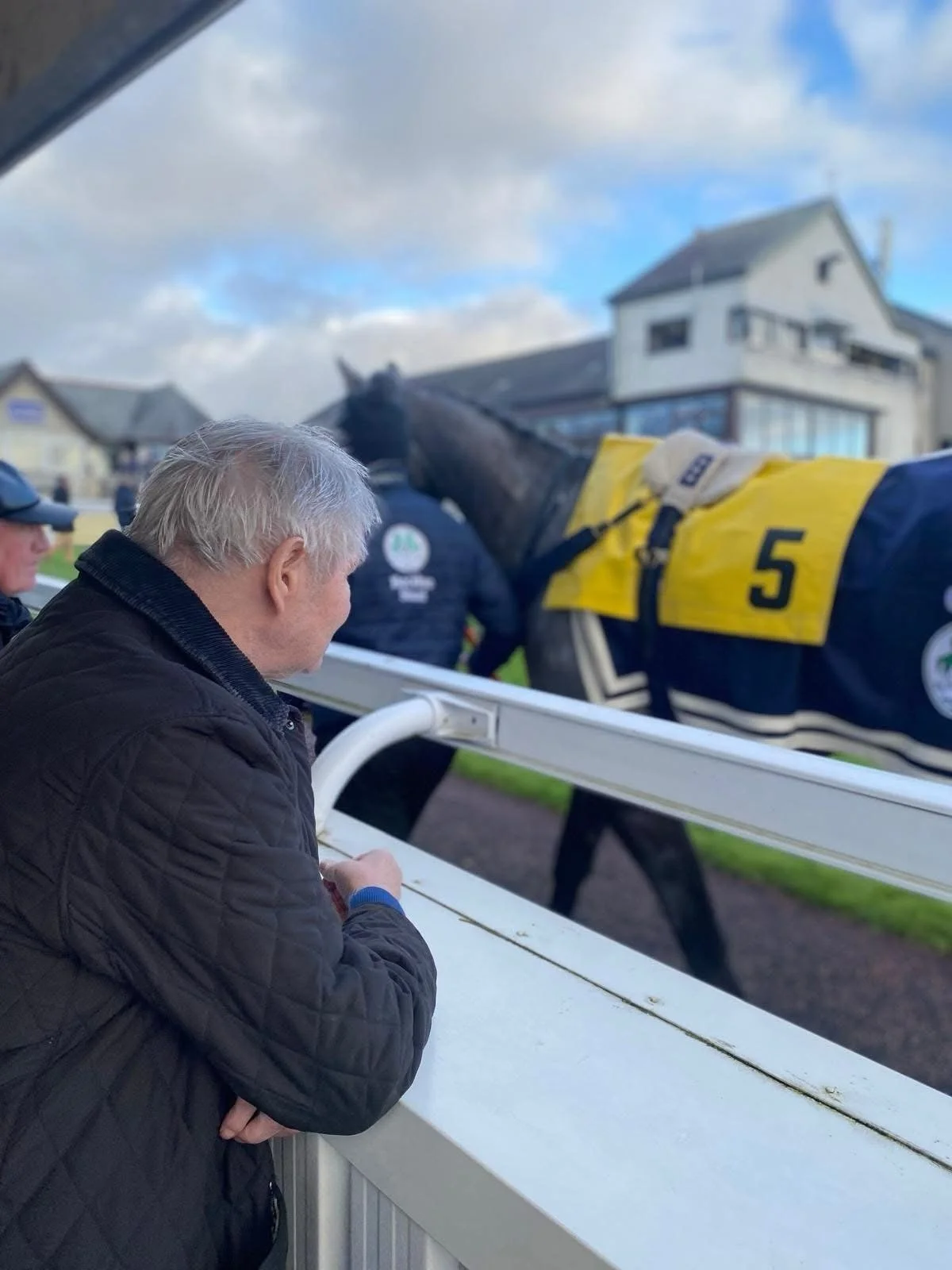 @starbucksmetrocentre donate gifts to Ryton Towers every year. All the residents wrote what they&rsquo;d like to receive, and our lovely resident Kev, who is an ex-race jockey, requested a framed photo of Hexham Racecourse. A @starbucksuk customer ca