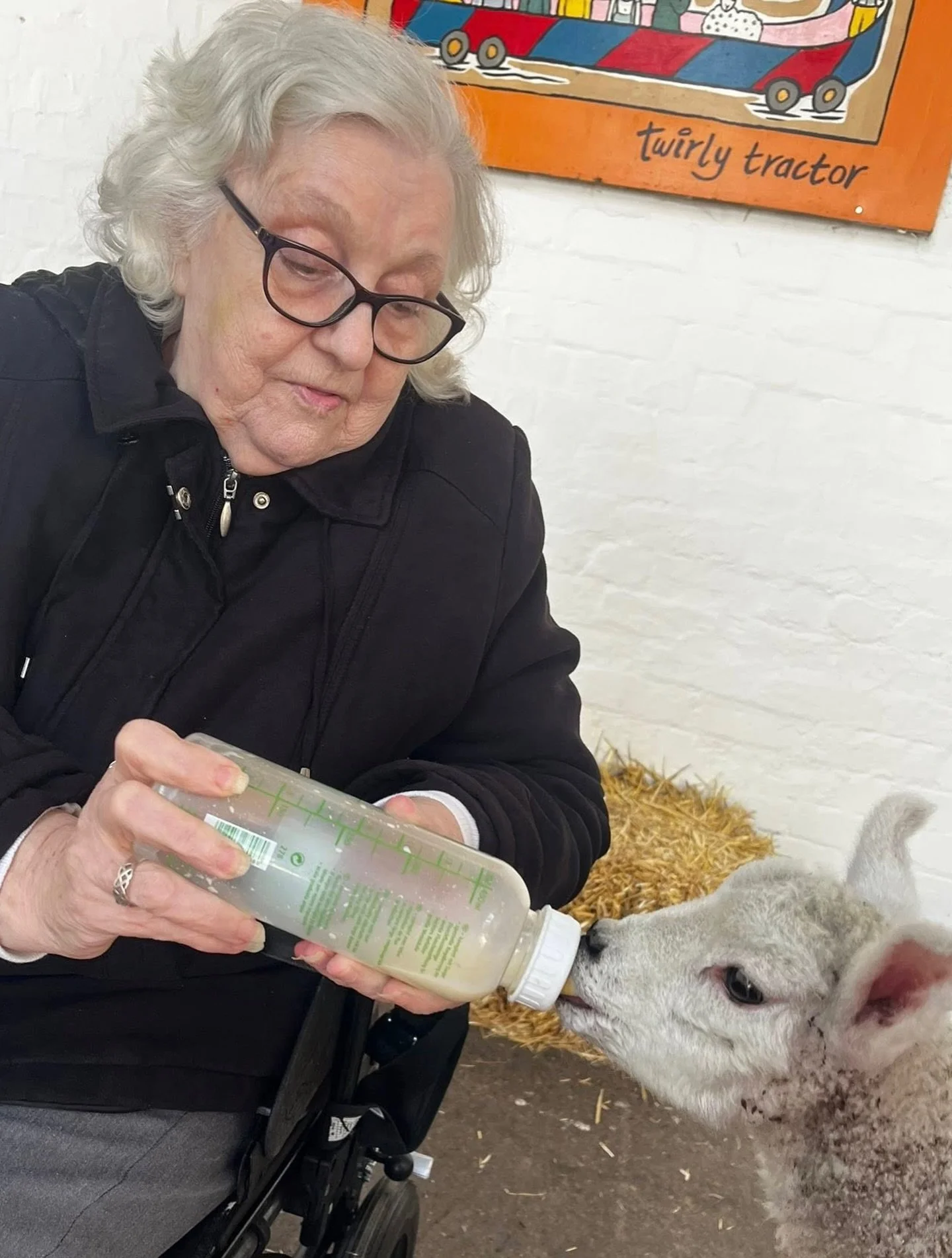 Happy Easter everyone 🐣

Our residents have been busy this Easter, from lamb feeding at @hallhillfarm to springtime crafting, creating beautiful Easter bonnets, and even a special visit from the Easter Bunny 🐰🐑

Everyone at Wellburn Care Homes wis