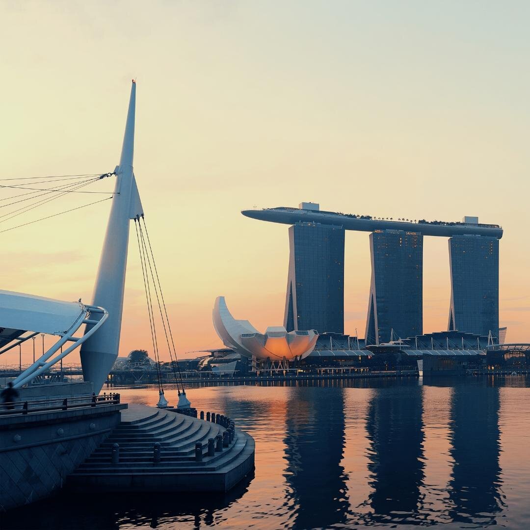 Singapore is a fascinating melting pot of East and West. Here the hypermodern buildings of the financial district blend with Chinatown&rsquo;s classic small houses. There is no more impressive airport on the planet than Singapore&rsquo;s Jewel Changi