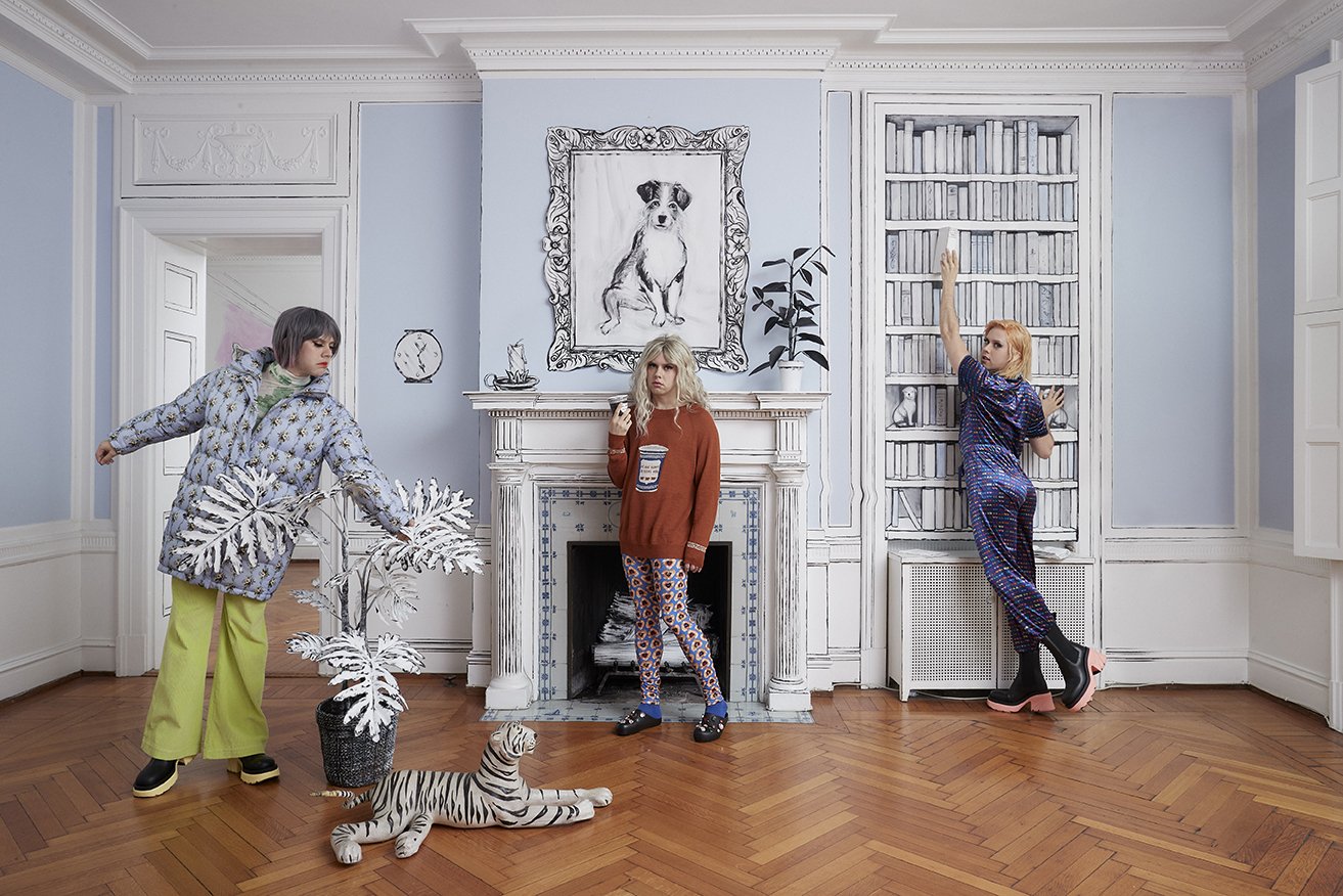  2022. Trompe l’oeil set paintings and props for Rachel Antonoff’s Fall 2022 campaign. Starring Cole Escola, with photos by Elisabet Davidsdottir. 