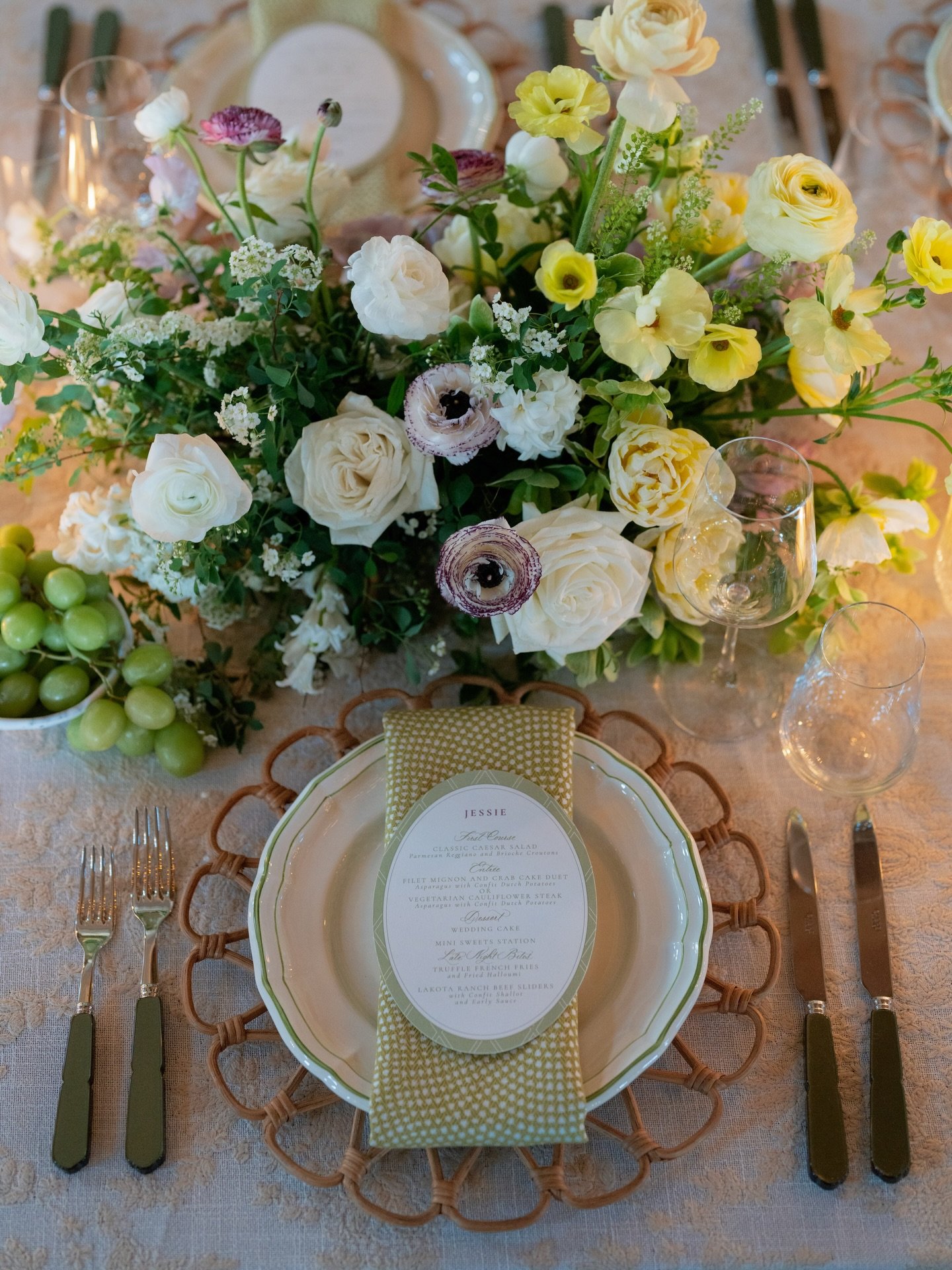 Spring splendor set in the vineyards of Virginia wine country. Jessie &amp; Ryan&rsquo;s wedding at @earlymountainweddings struck that perfect balance of upscale meets breezy, relaxed refinement.

Photographer @allisondash 
Planning &amp; Design @sar