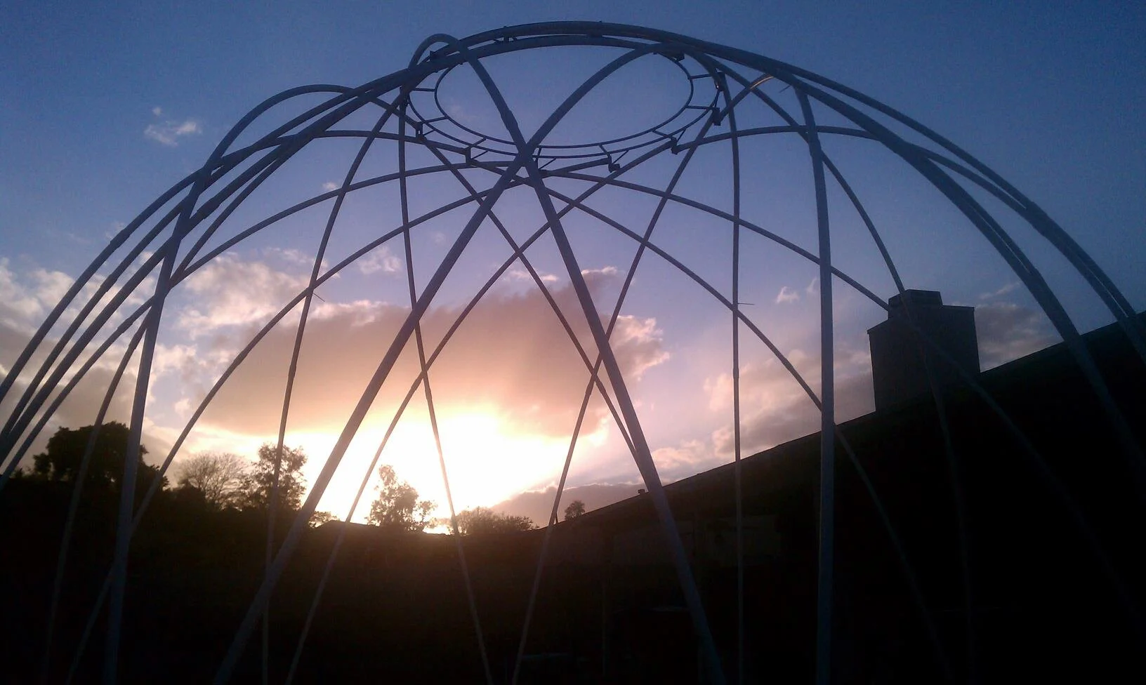 de Dar a Luz frame at sunset