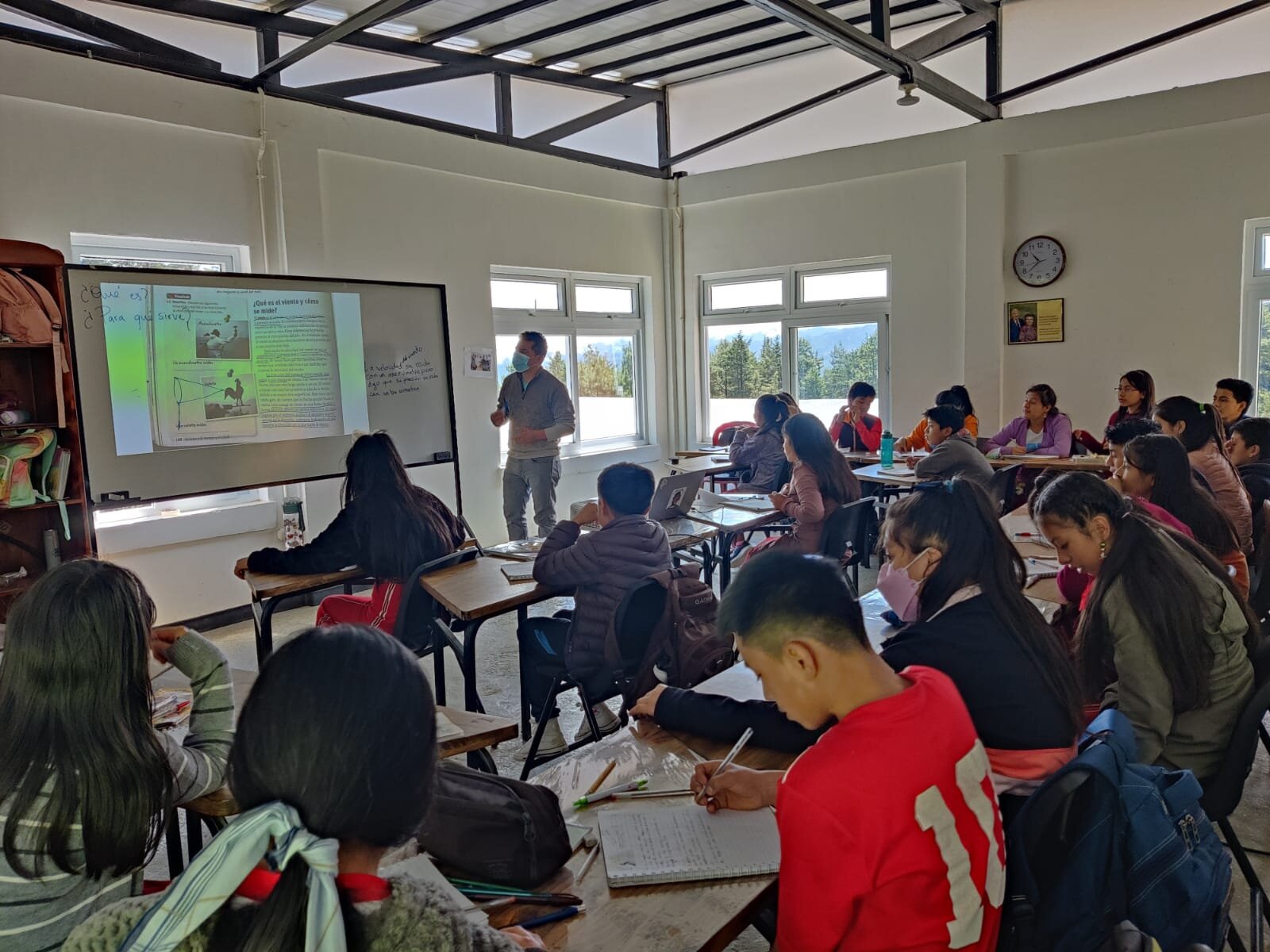 Bill &amp; Paula had a great visit to @limitless_horizons_ixil Colegio Horizontes to check in with students as they neared the end of their first trimester of the school year! Students are now enjoying Semana Santa (Holy Week) vacation. Can't wait to