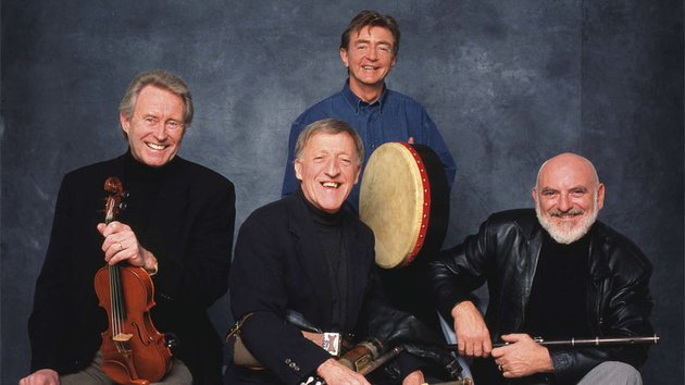 THE CHIEFTAINS. FROM L-R SEÁN KEANE, PADDY MOLONEY, KEVIN CONNEFF & MATT MOLLOY