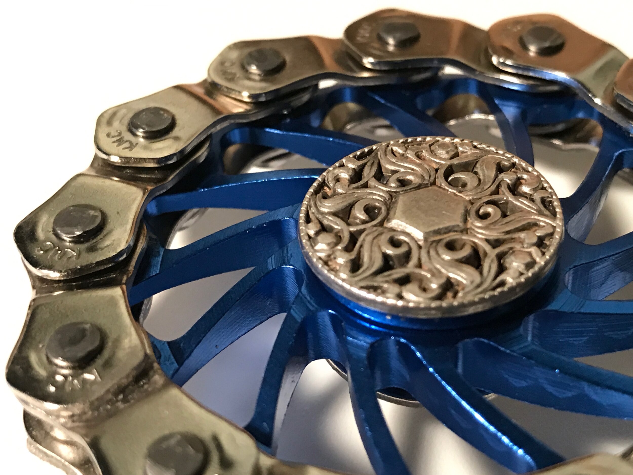 BLUE SPINNER