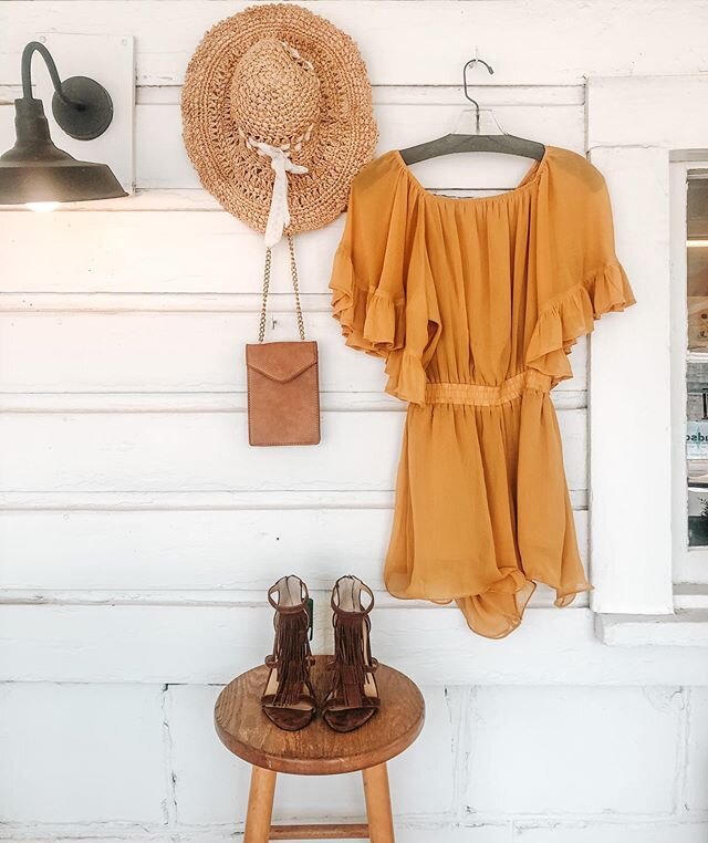 Be the sunshine on the cloudy days🌤
&bull;
&bull;
&bull;
Romper: size small, $12.50
Hat: $5.25
Purse: $7.25
Shoes: size 6, $10.00
