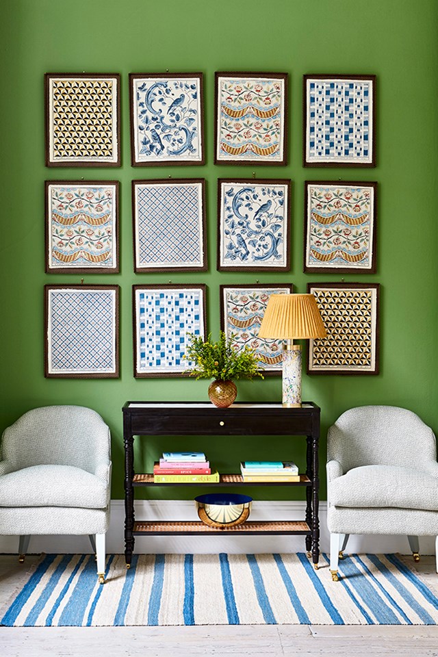 Small scale wallpaper designs