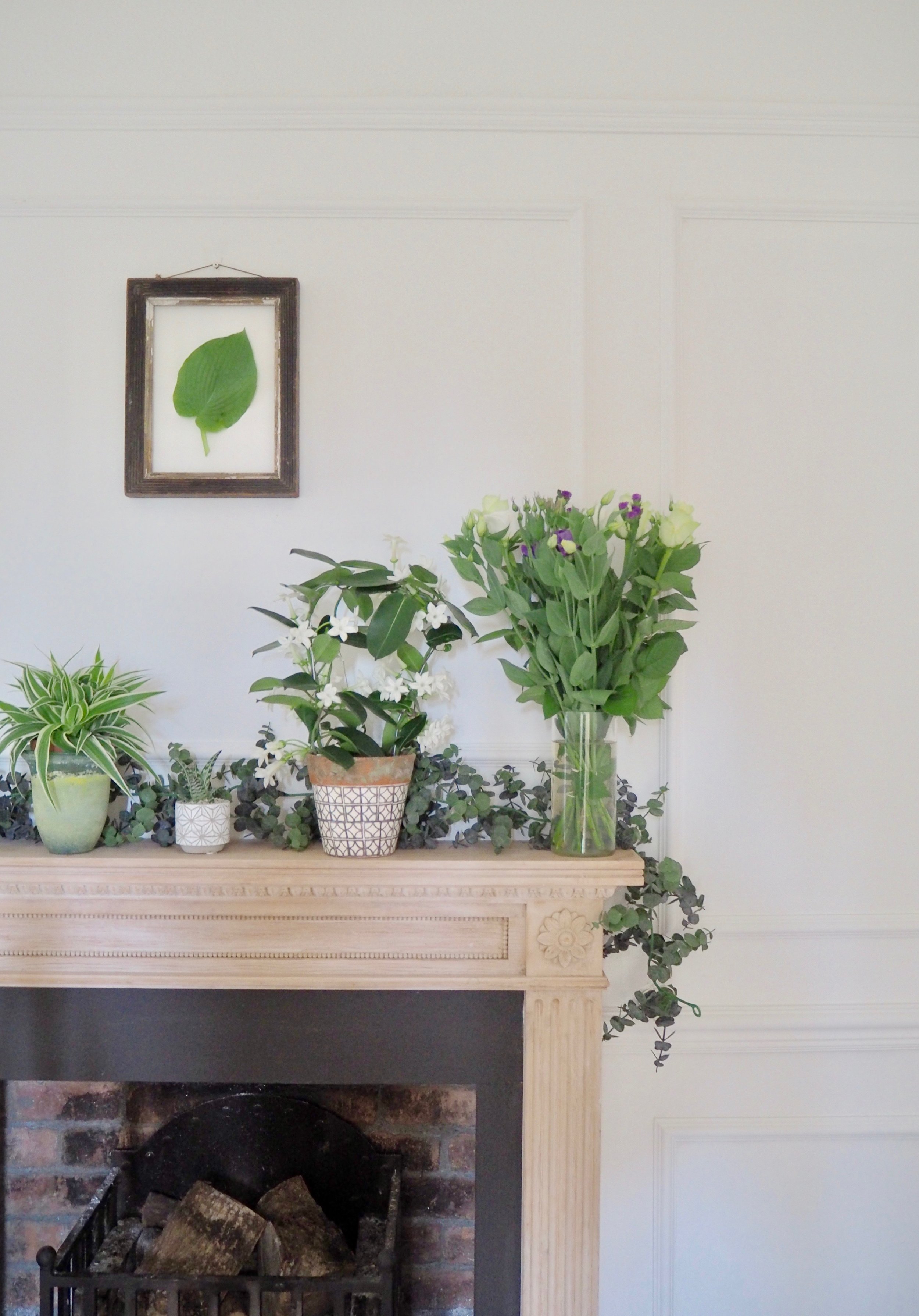 Looks and styles of mantelpieces and how to dress and style your mantelpiece.