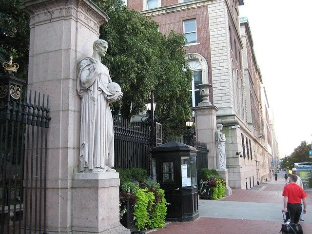 What It's Like to Have a Sibling On Campus