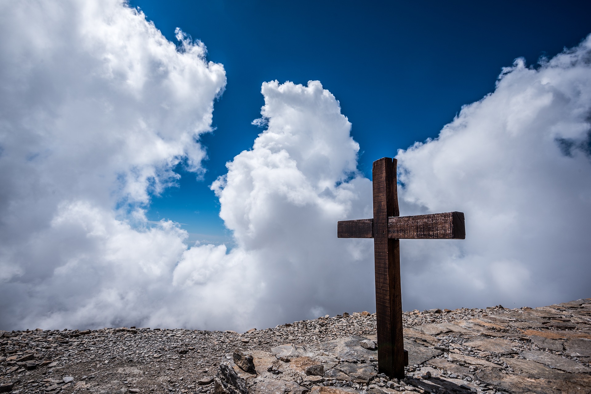 christianity-1867802_1920.jpg