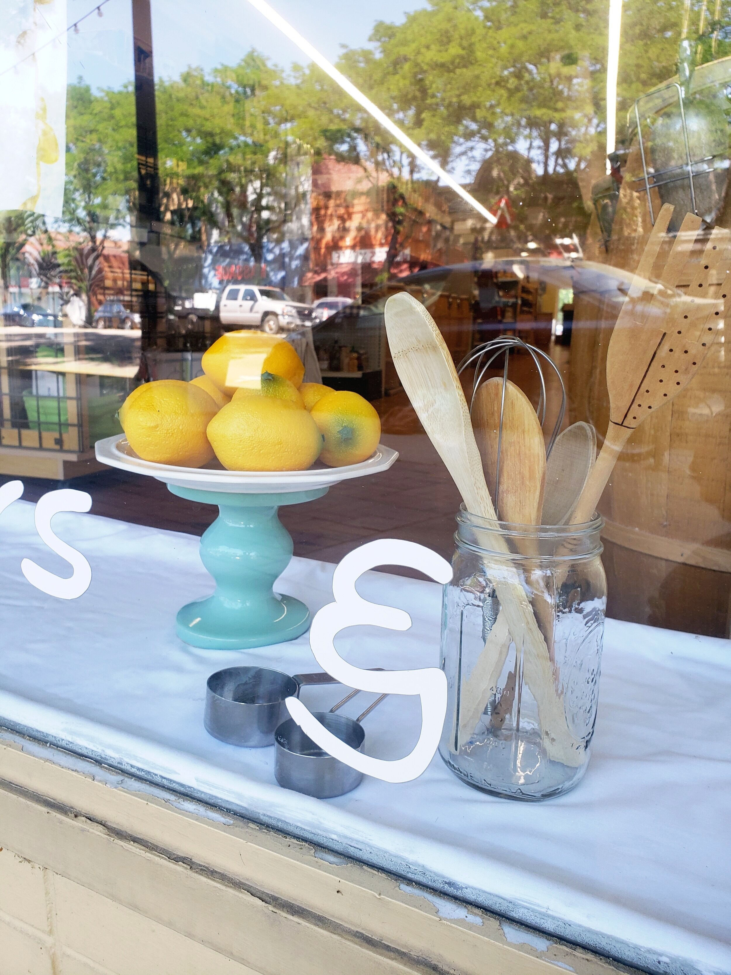 Storefront as a Canvas