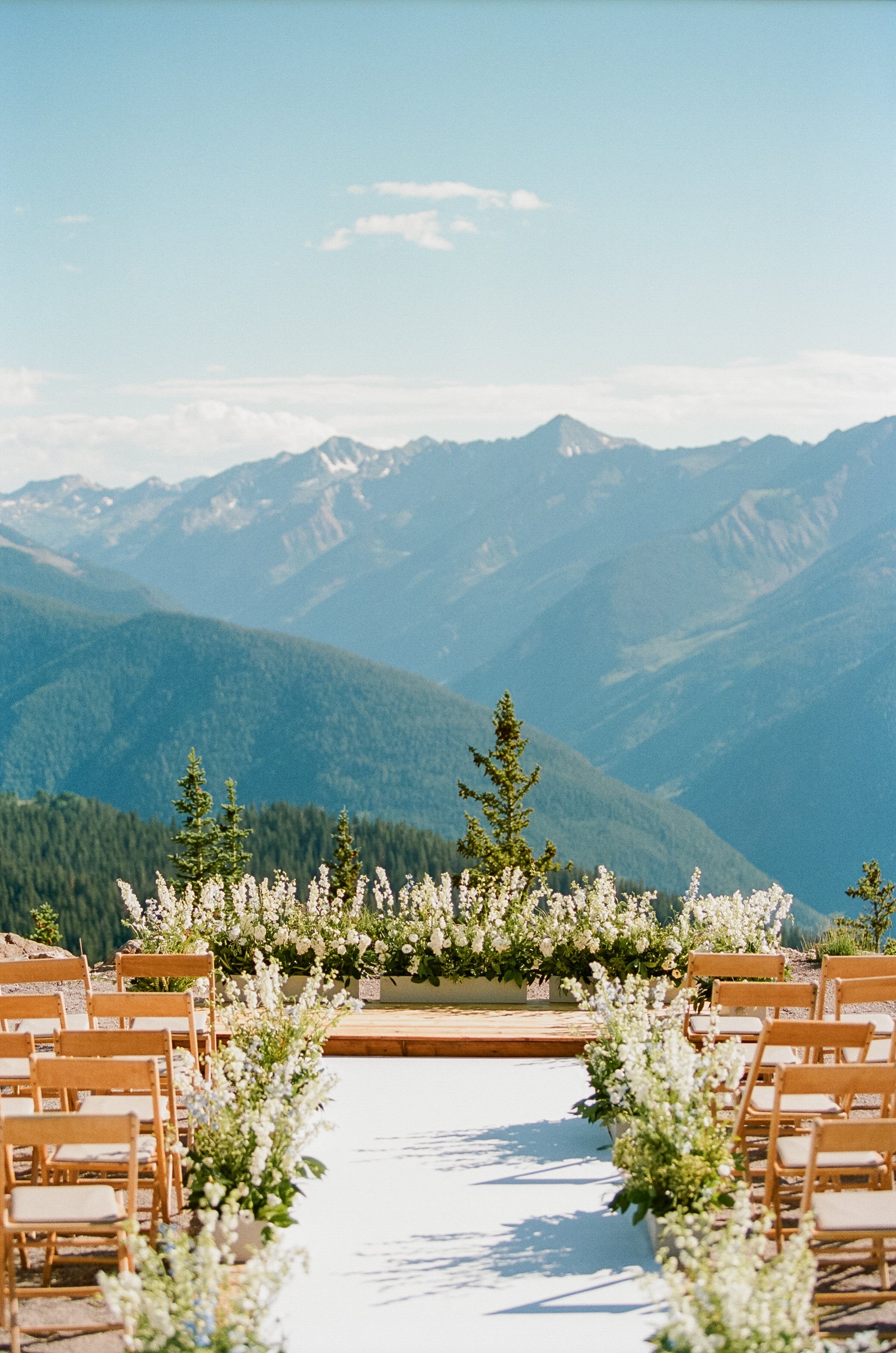 Elegant-Aspen-Mountain-Wedding-0024.jpg