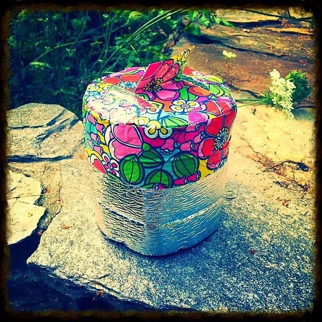 This is how is comes out of my pack, all snug in it's little pot cozy.
