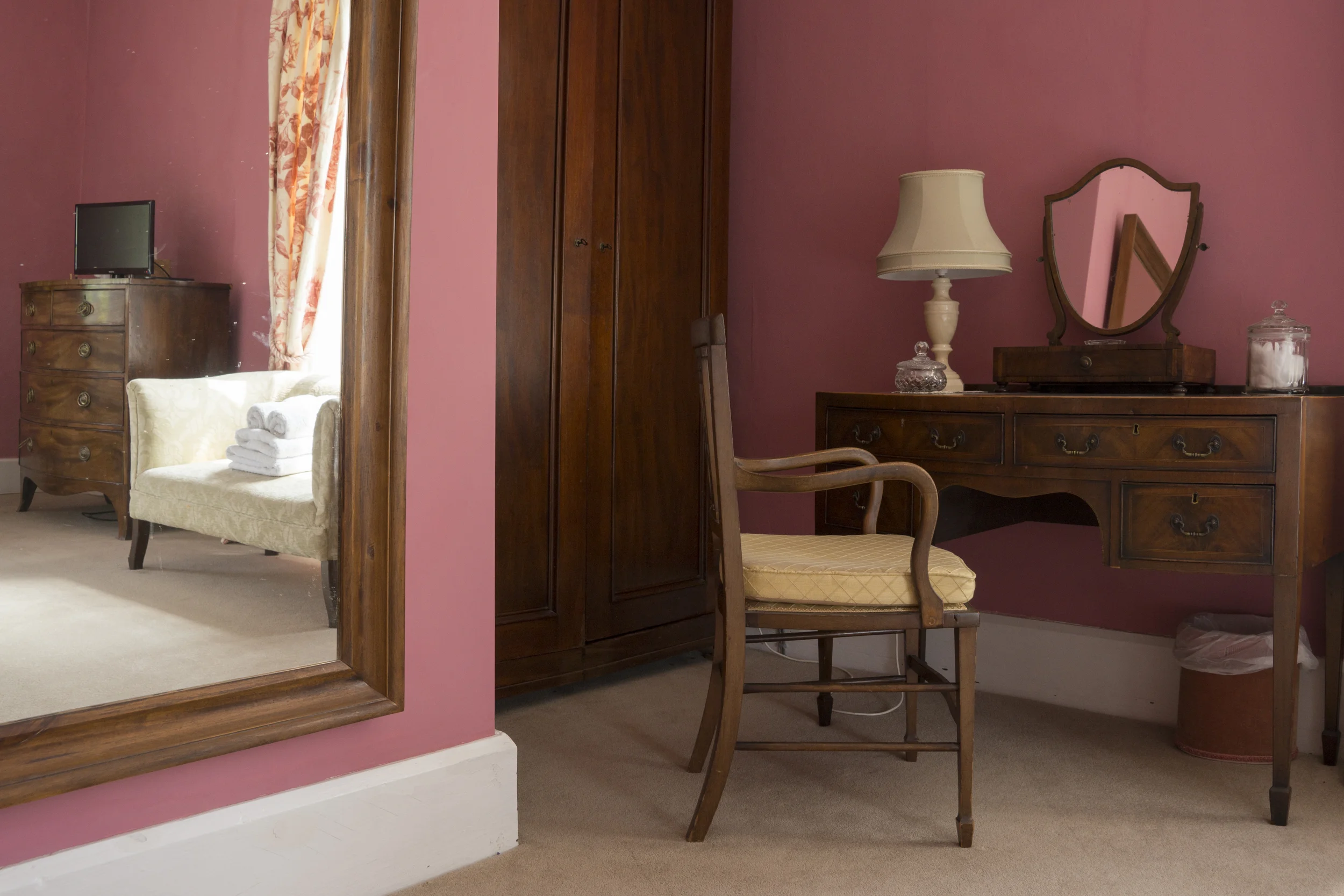 Master dressing table