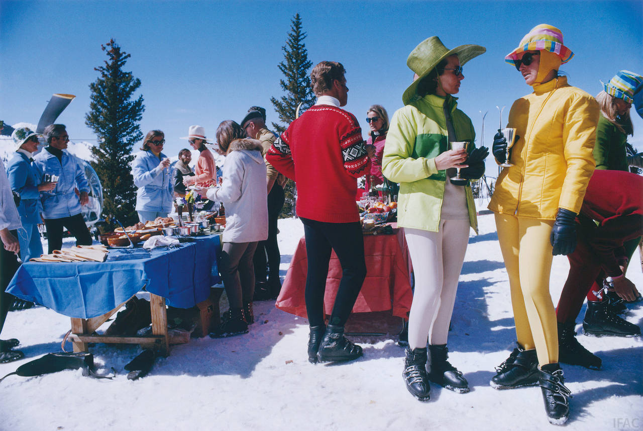 Slim Aarons,&nbsp;Snowmass Gathering,&nbsp;1968