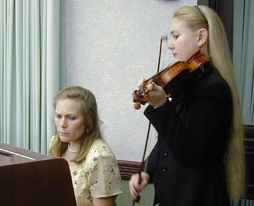 Violinist Anna Rose Pianist Emily Ihasz