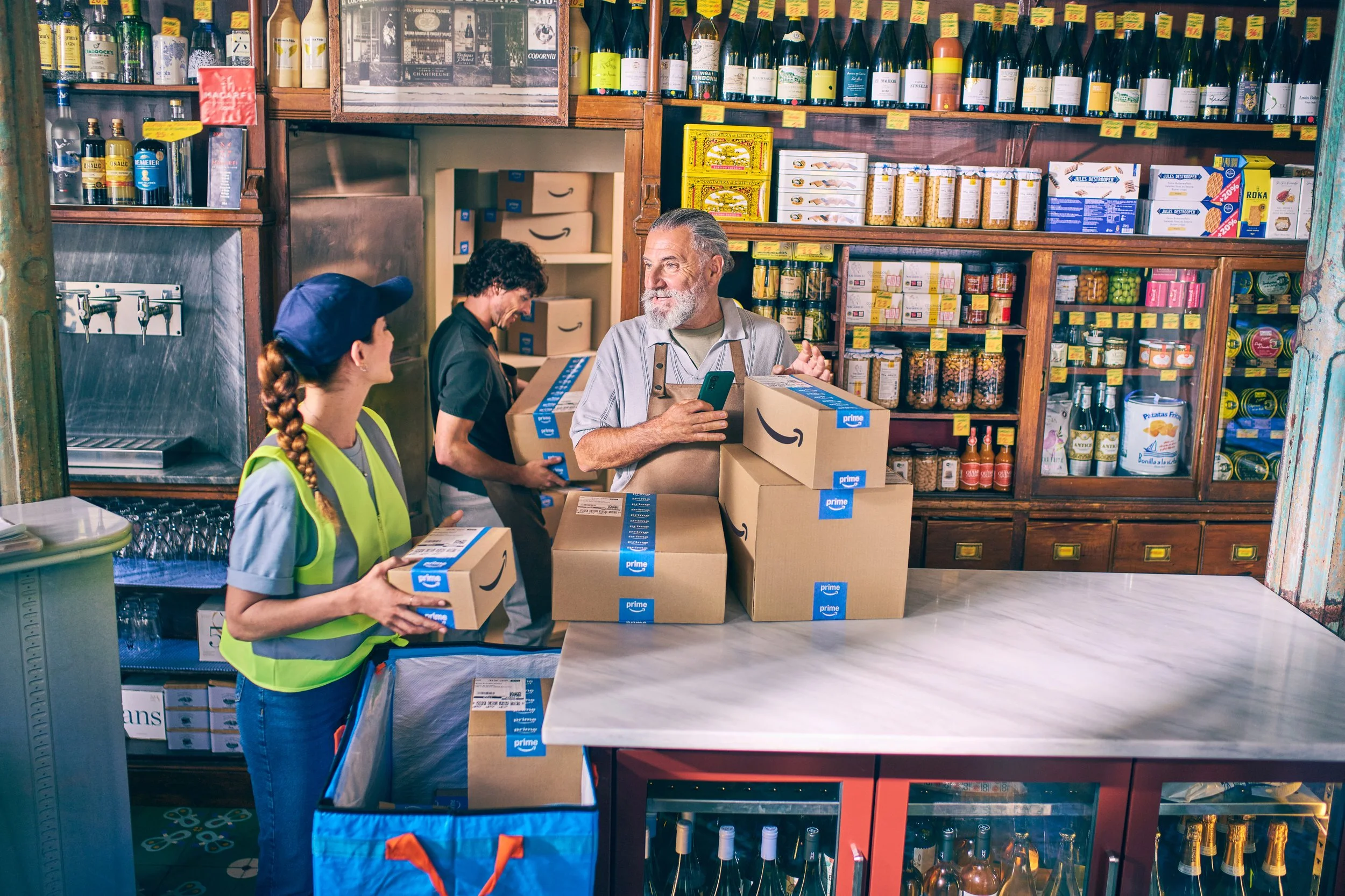 HD_2025_ES_033-ES-Hub-Artisinal_Grocery-At_Counter-DA-HPs-17473_R3_Final 1.jpg