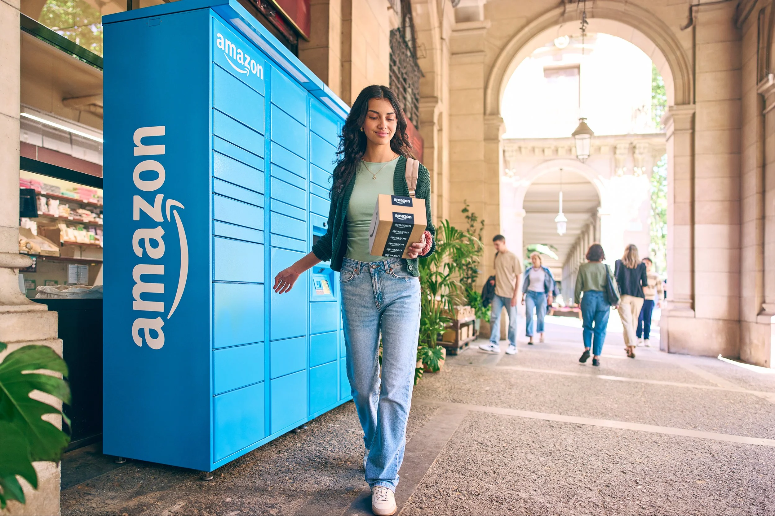 PARP_2025_ES_037-ES-PARP-Modern_Grocery-Get_Package-Girl-19082_R3_Final 1.jpg