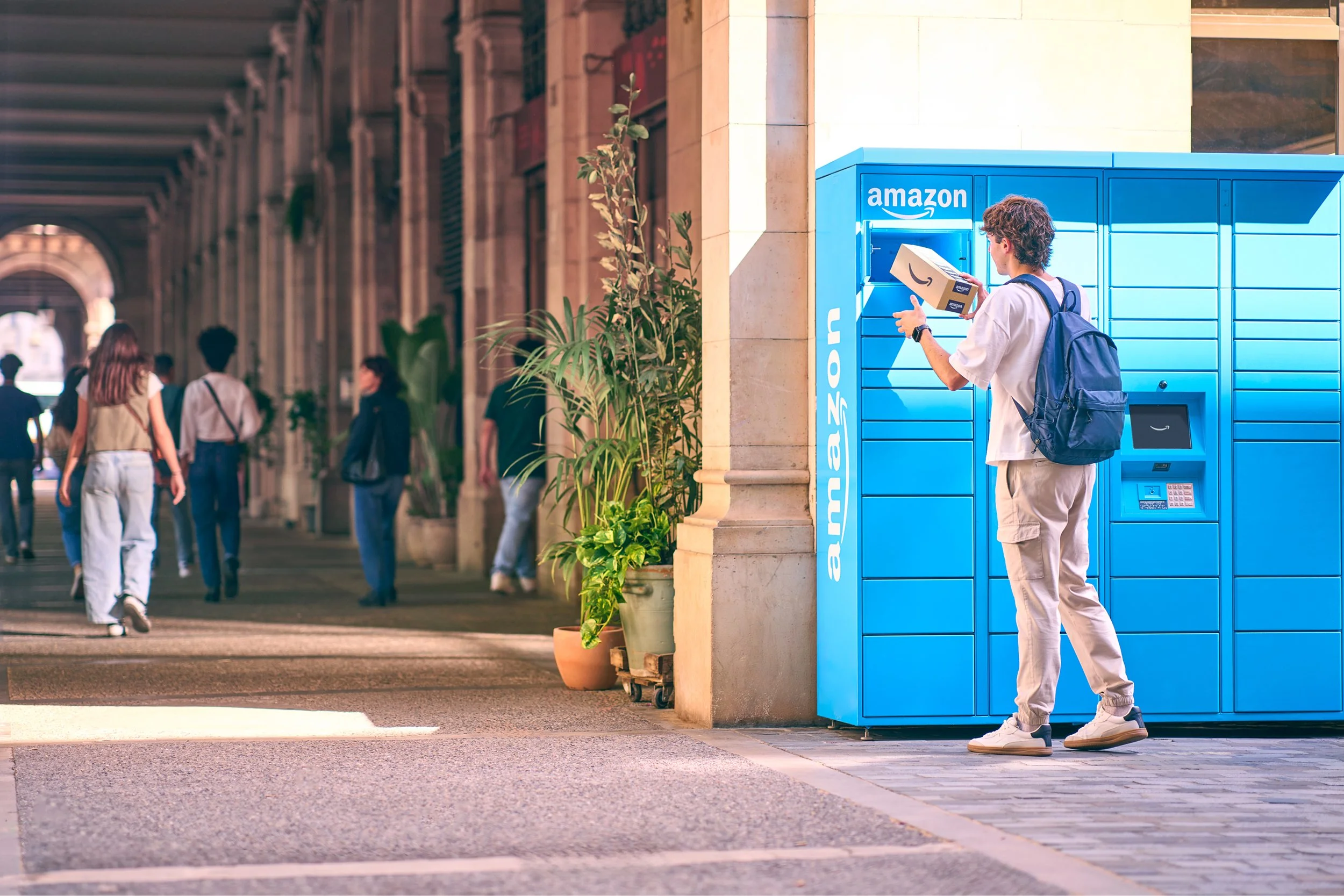 PARP_2025_ES_043-ES-PARP-Pedestrian_Ramble-Get_Package-Guy-22071_R3_Final 1.jpg