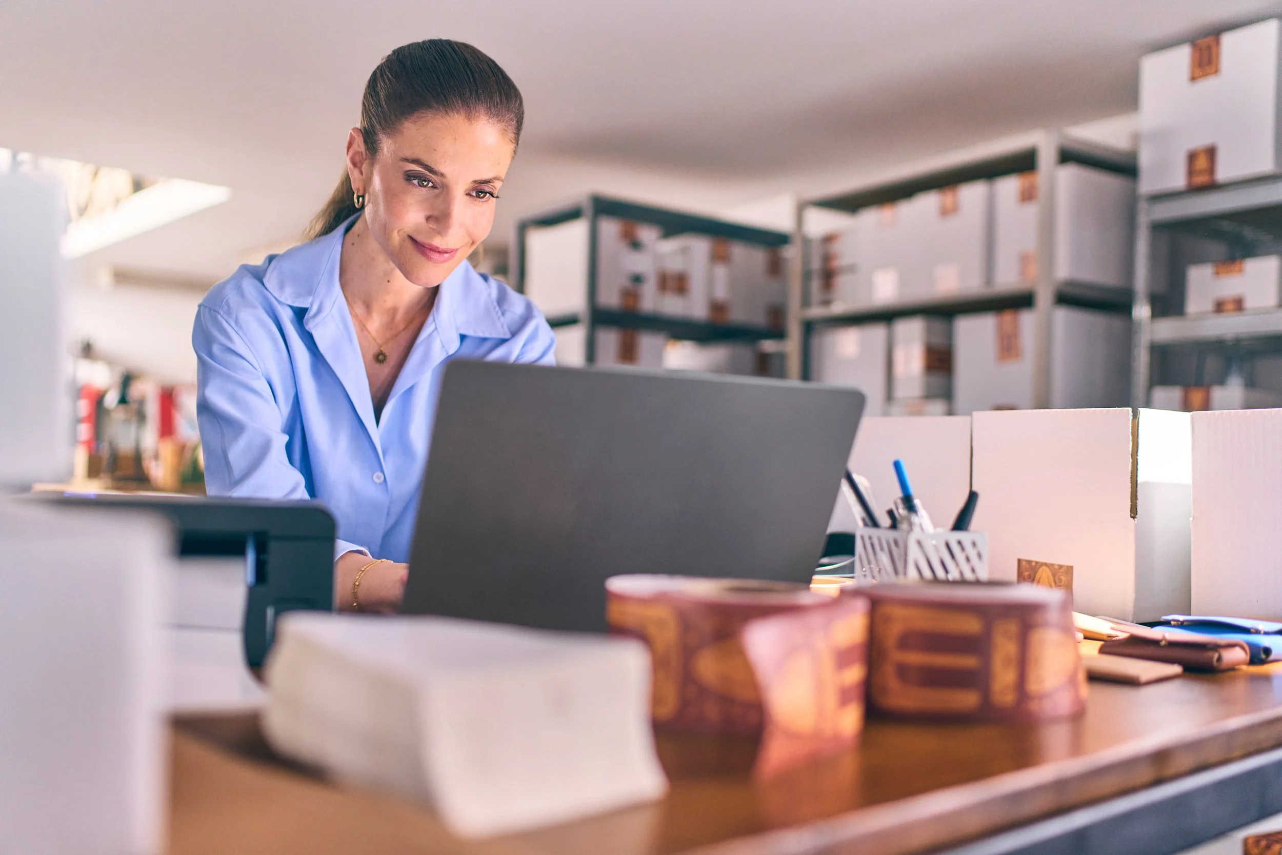 006-ES-Ship-Leather_Shop-Desk-Owner-03202_R2_Final 1.jpg
