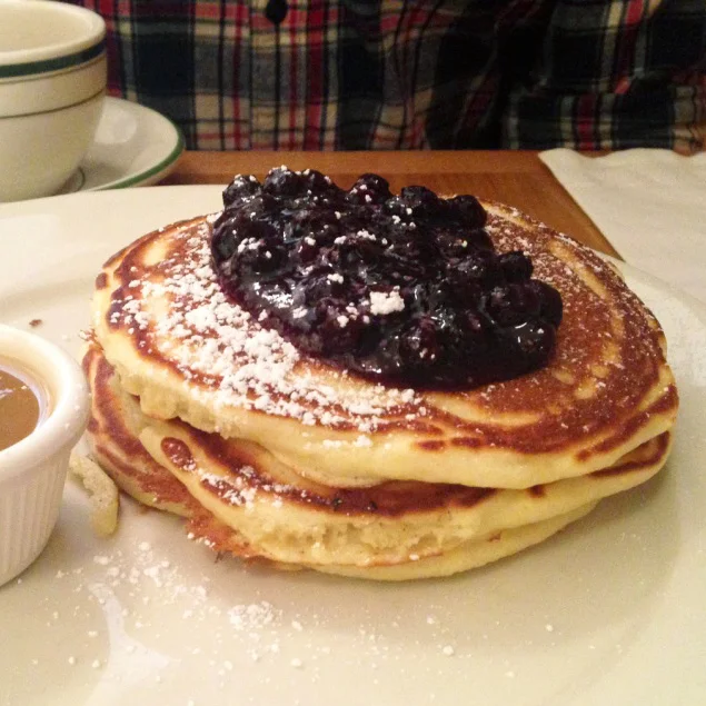 Clinton-St-Bakery-Blueberry-pancakes-new-york-city.jpg