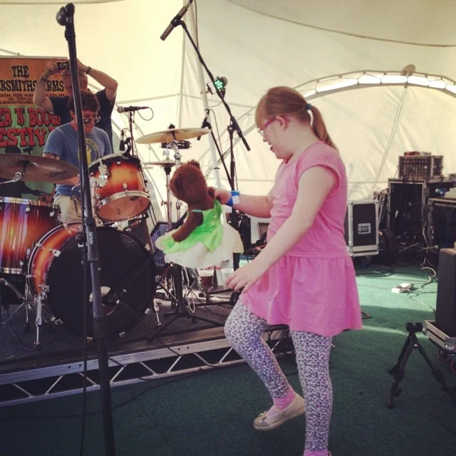 “Check out Guitar George, he knows all the chords” Borowski made me cry tonight. Held my face in his hands, looked me in the eyes and told me I brought him the light. AND we had this very special and inspired dancer during Jesse’s drum solo. #magic #yorkshire http://ift.tt/1te8Ni3