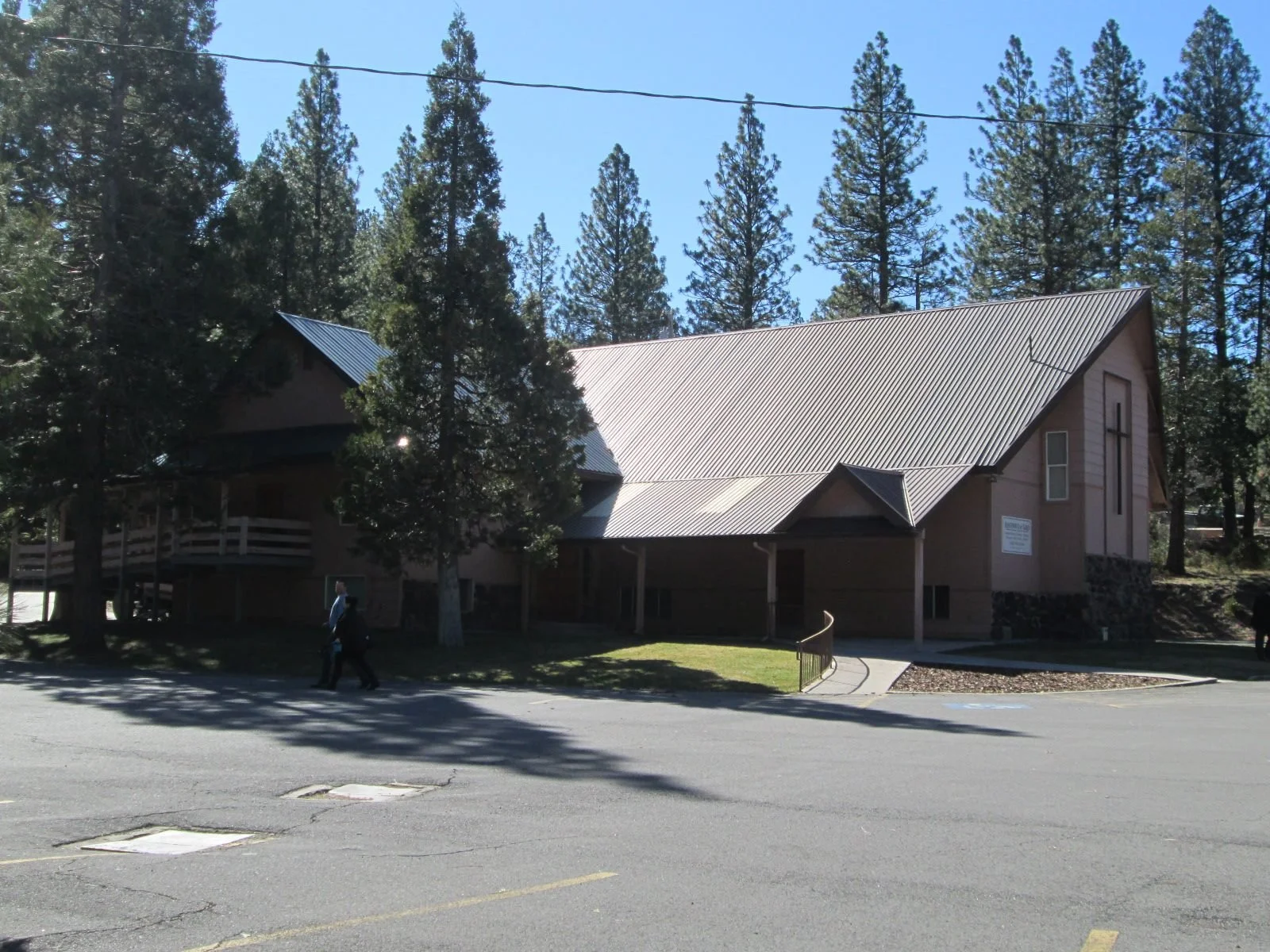   WEED ASSEMBLY OF GOD   2608 State Highway 97  Weed, CA 96094  If you are interested, please submit your resume to the Assistant Superintendent's office via email to  naspenlind@agncn.org  with the subject “Weed A/G". 