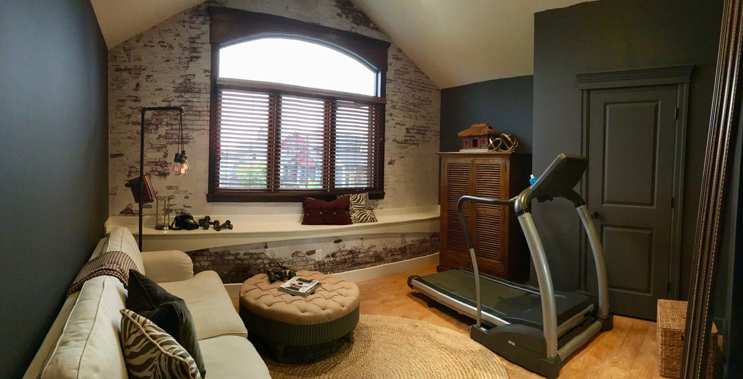 attic-pano1.jpg