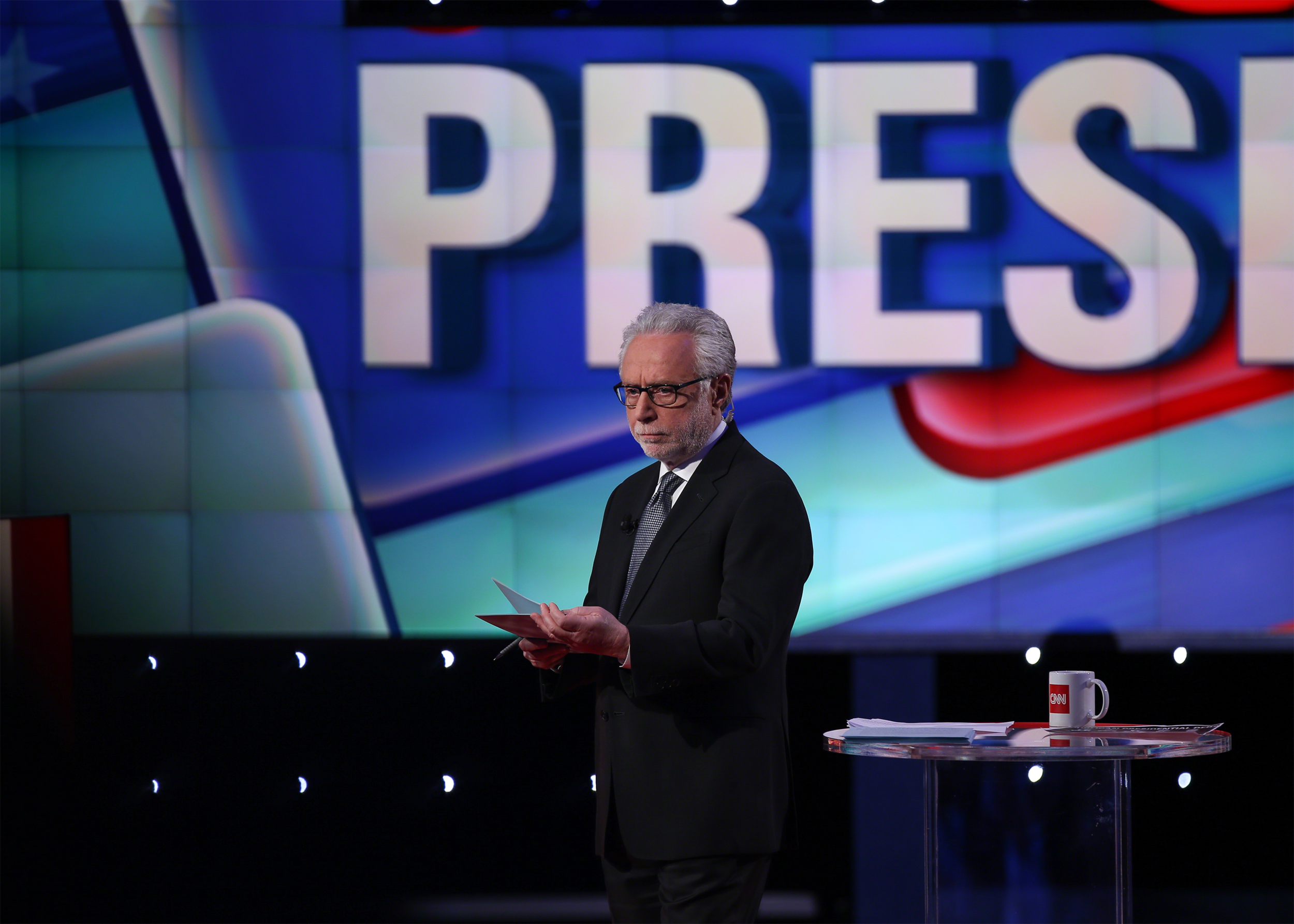 2016_HOUSTON_DEBATE-3525a@1x.png