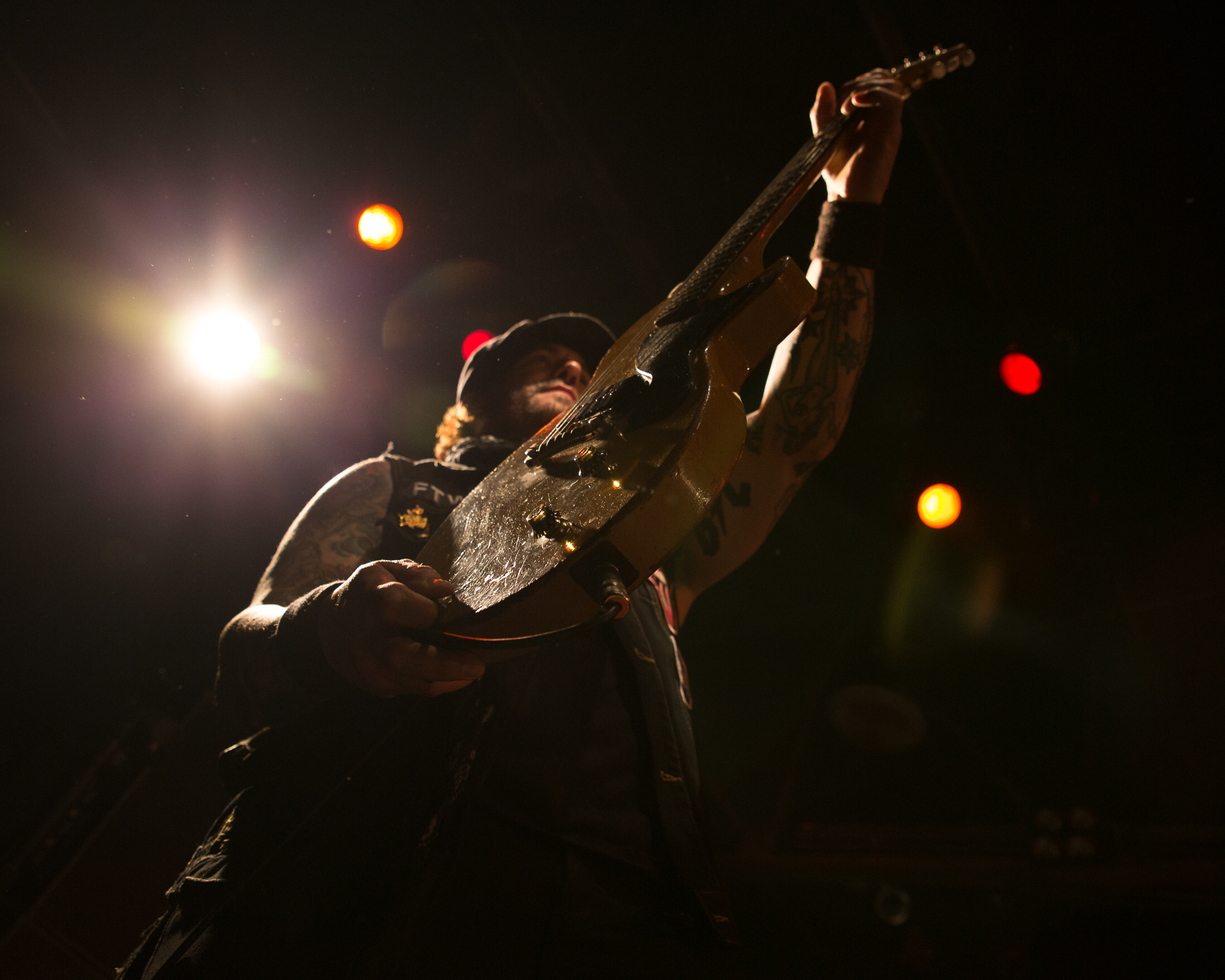 Guitarist Keith Nelson performing with Buckcherry