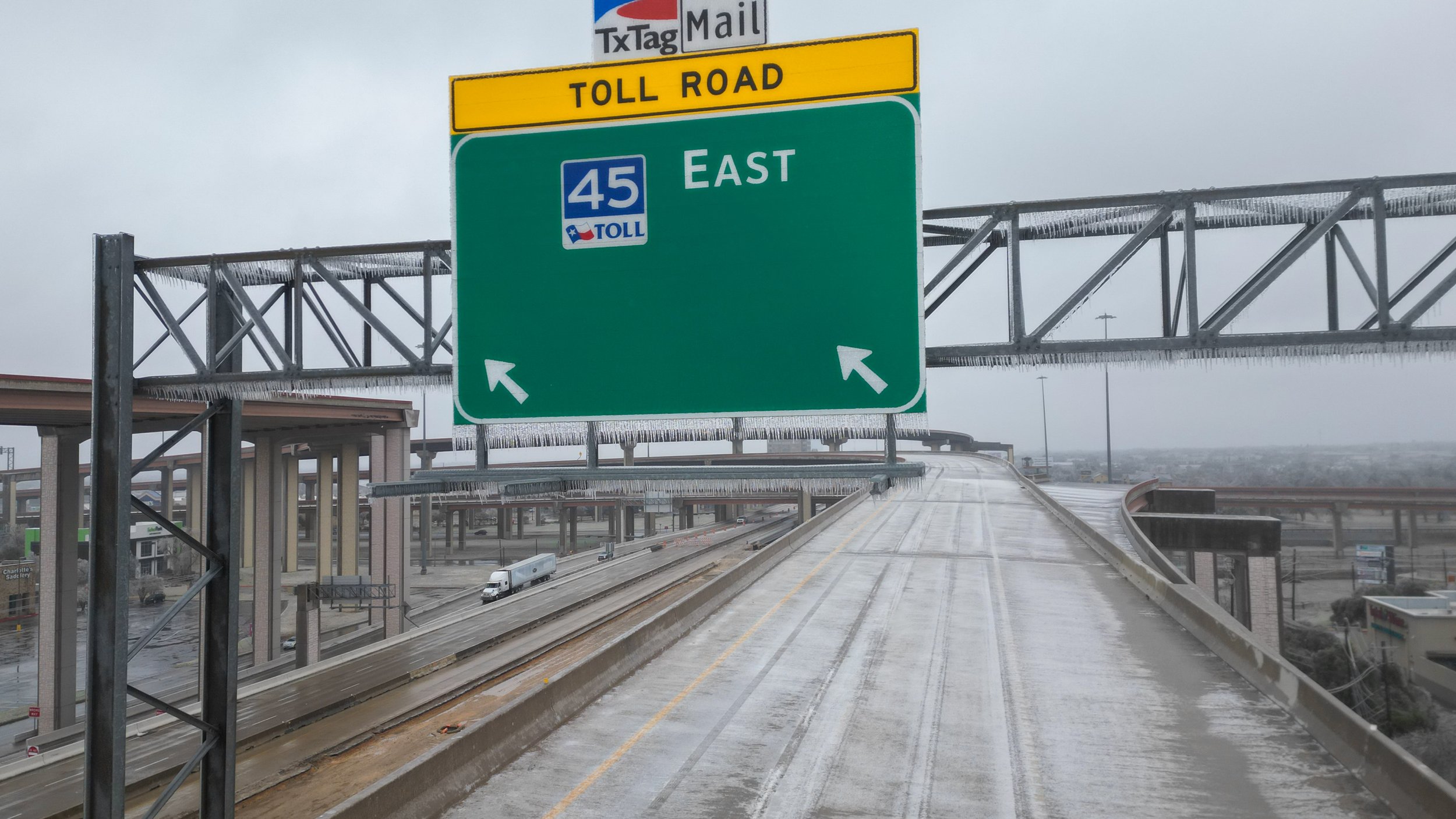 Icy Conditions Shutter Much of Central Texas