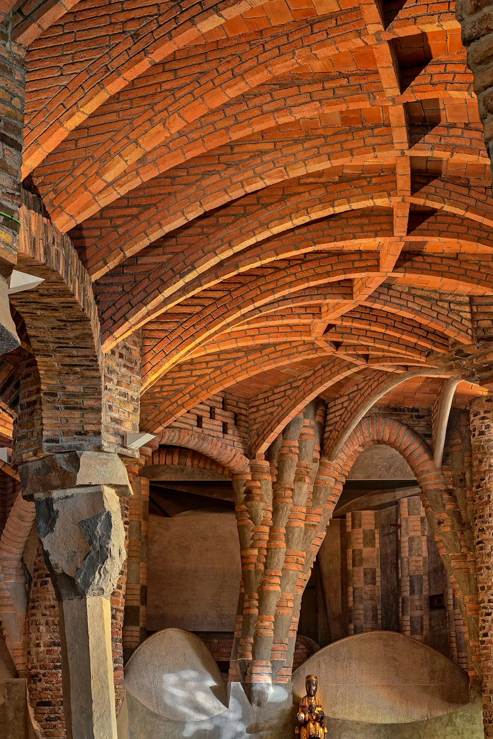   Gaudí Crypt &nbsp;&nbsp;| &nbsp;Antoni Gaudí &nbsp;| &nbsp;Sta. Coloma de Cervelló, Barcelona 