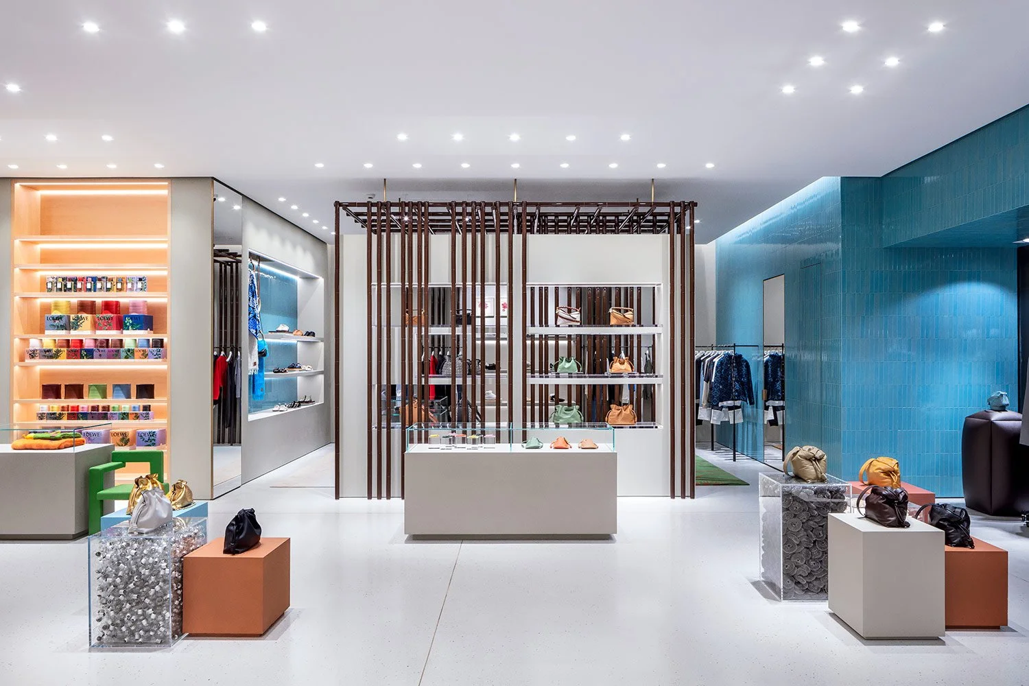   Loewe &nbsp; | &nbsp;The Galleria Mall &nbsp;| &nbsp;Abu Dhabi 