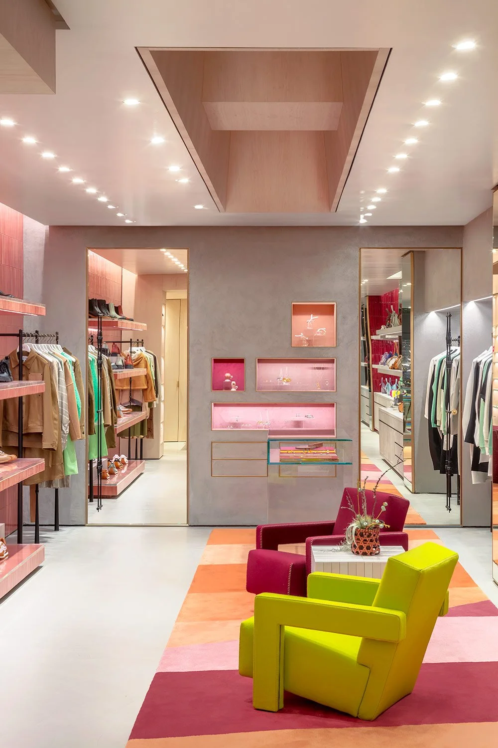  Loewe &nbsp; | &nbsp;P.C. Hooftstraat &nbsp;| &nbsp;Amsterdam 
