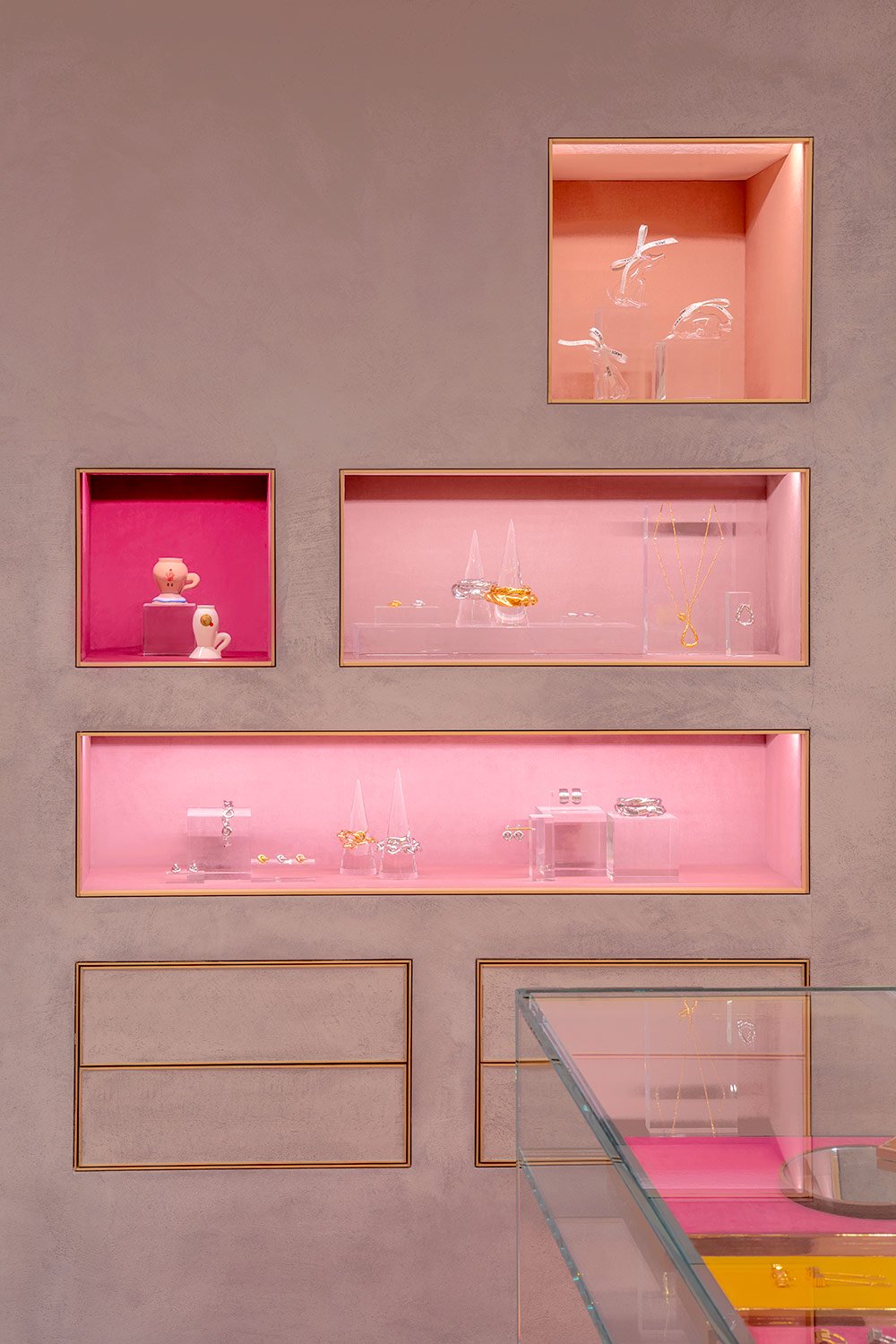   Loewe &nbsp; | &nbsp;P.C. Hooftstraat &nbsp;| &nbsp;Amsterdam 