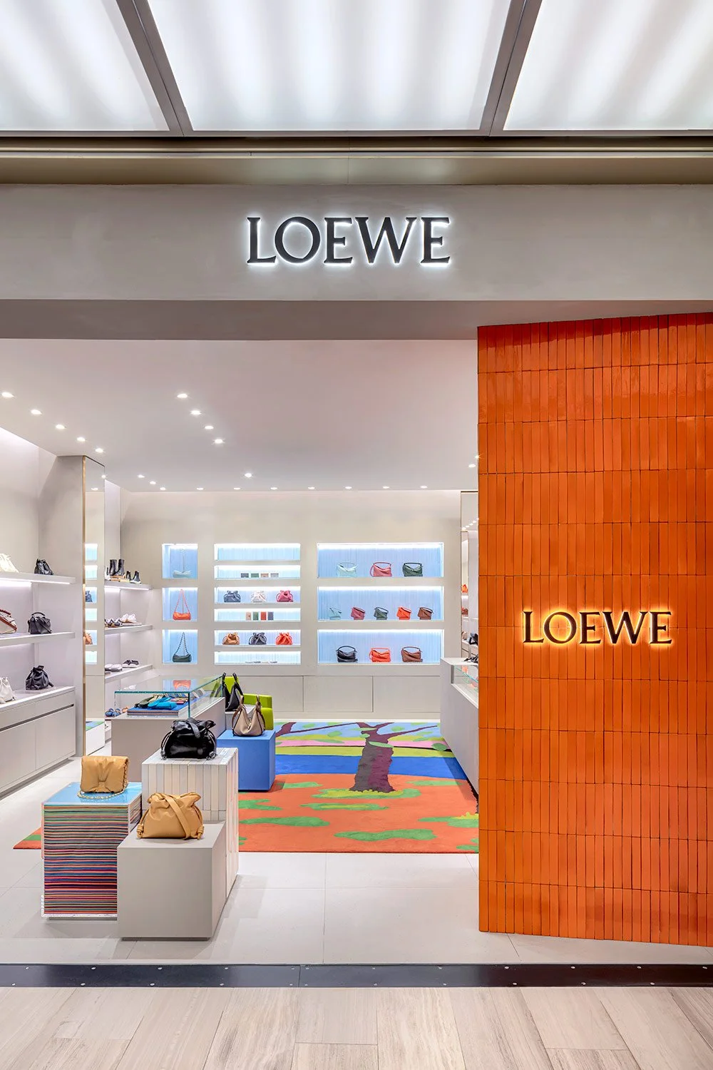  Loewe &nbsp; | &nbsp;KaDeWe &nbsp;| &nbsp;Berlin 