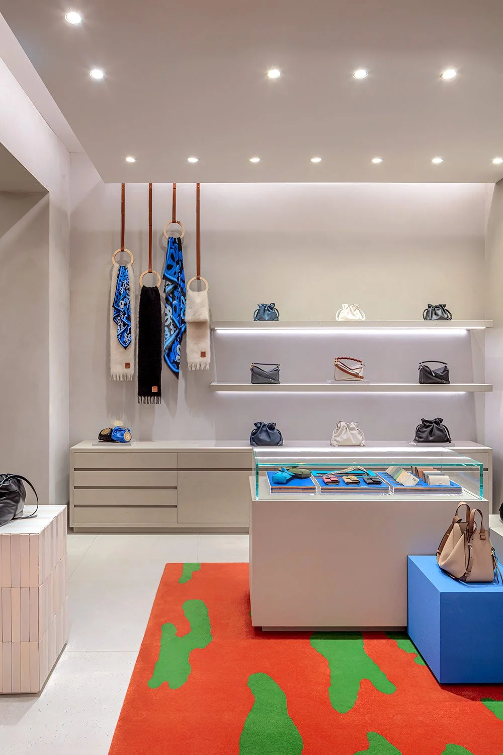   Loewe &nbsp; | &nbsp;KaDeWe &nbsp;| &nbsp;Berlin 